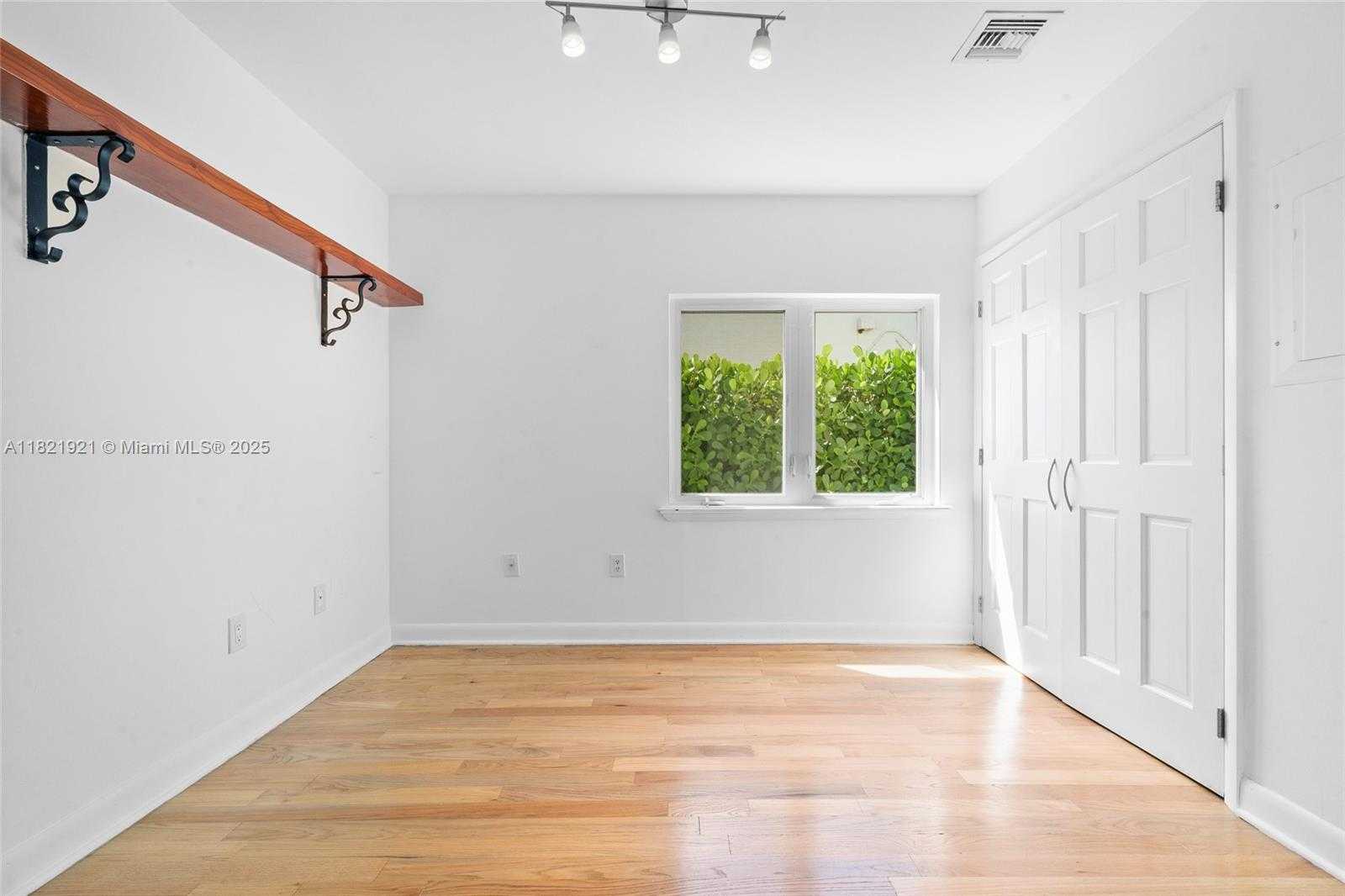 Small Image of 527 SOUTH WEST 20TH RD, Miami Number 20