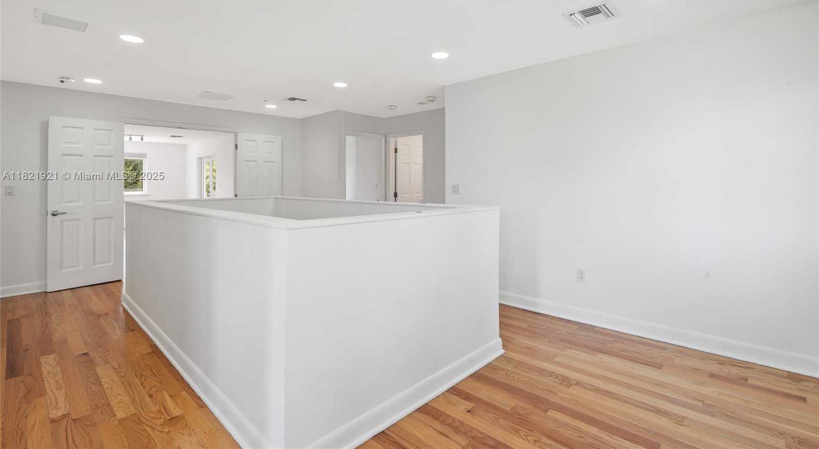 Small Image of 527 SOUTH WEST 20TH RD, Miami Number 24