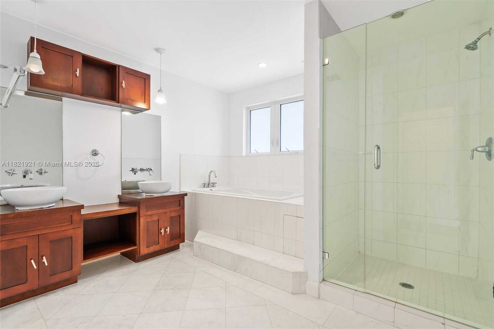 Small Image of 527 SOUTH WEST 20TH RD, Miami Number 28