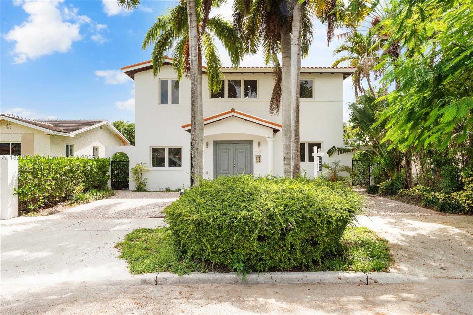 Small Image of 527 SOUTH WEST 20TH RD, Miami Number 3