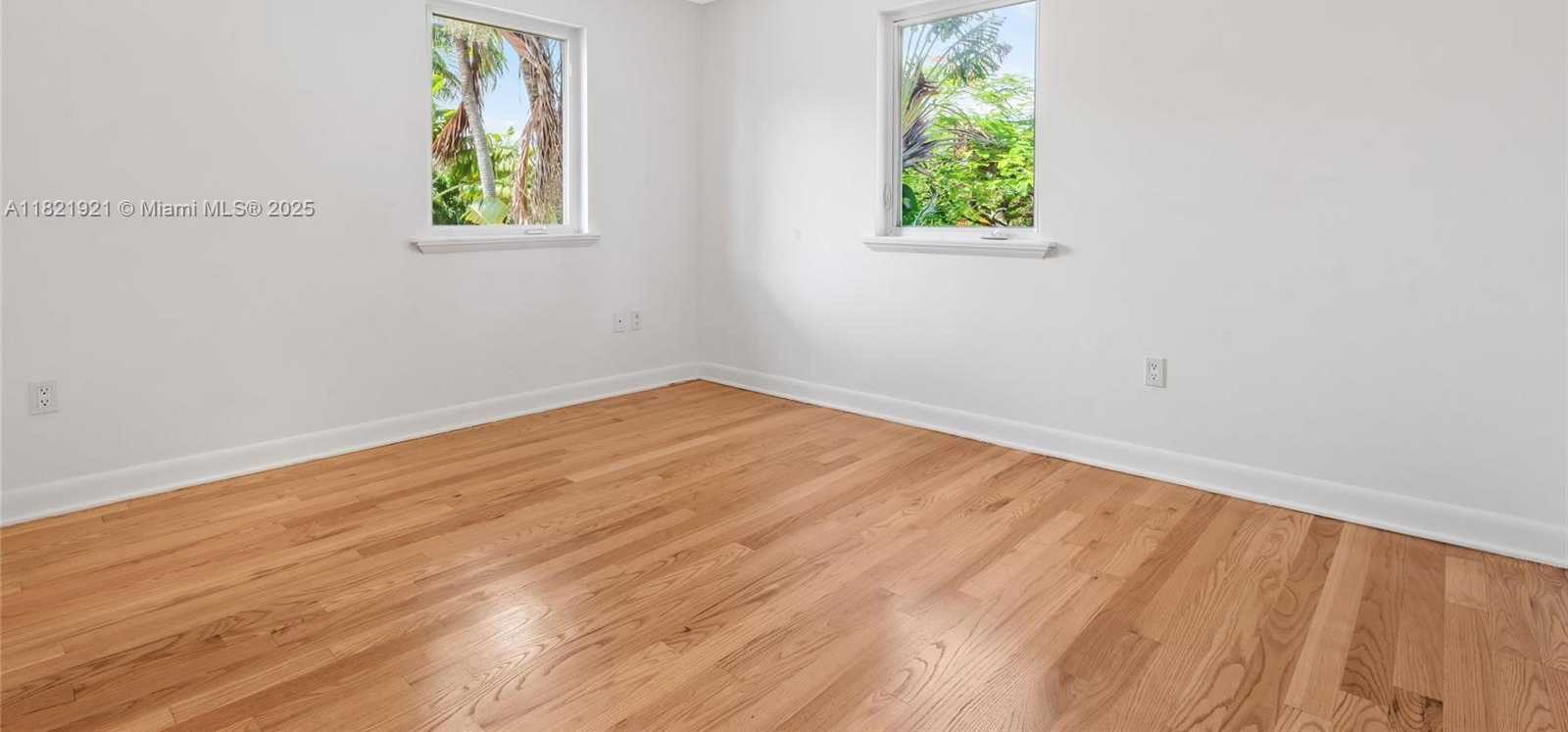 Small Image of 527 SOUTH WEST 20TH RD, Miami Number 37
