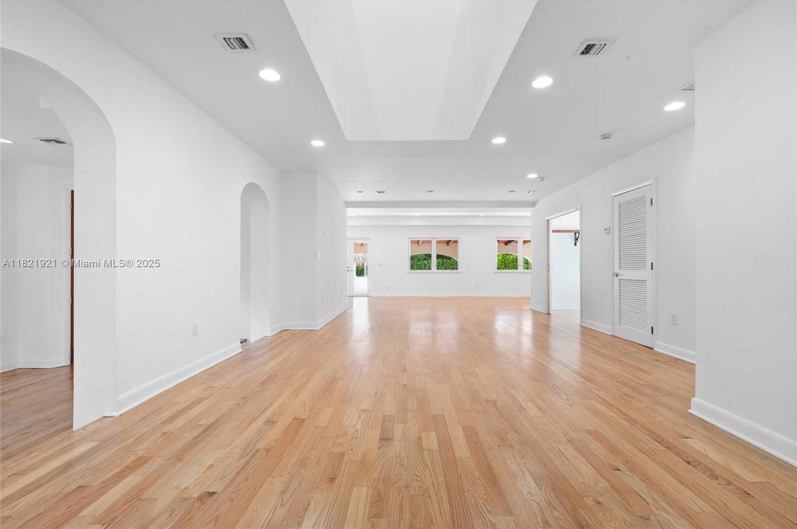 Small Image of 527 SOUTH WEST 20TH RD, Miami Number 4