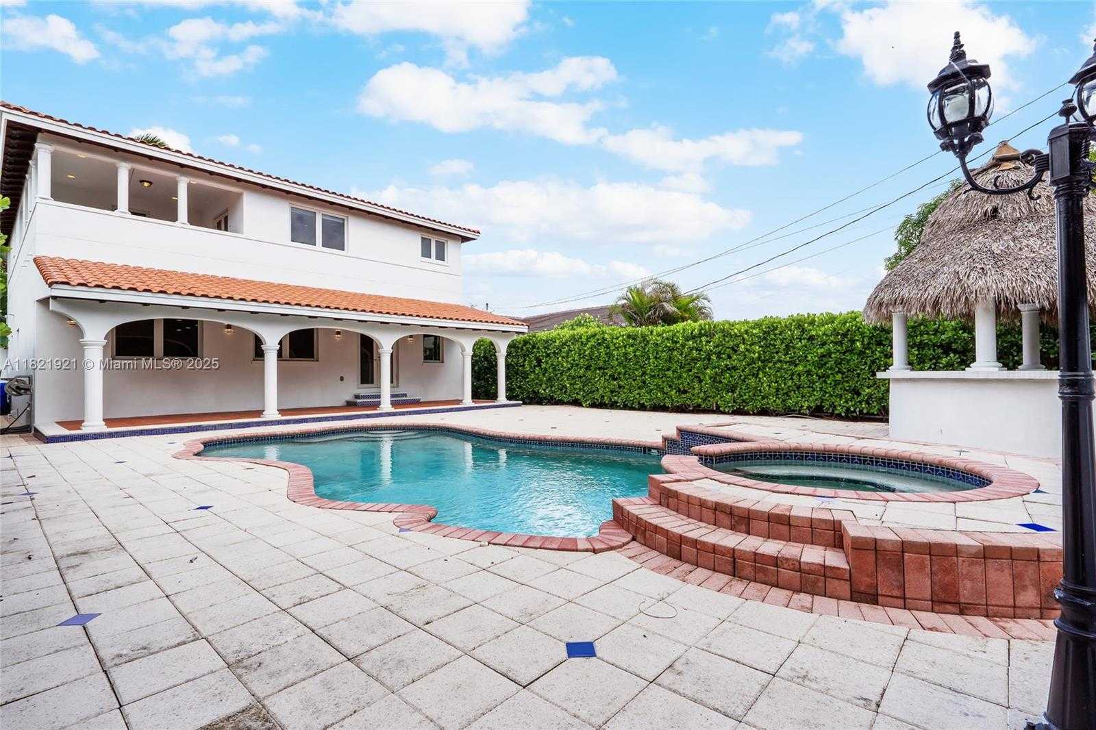 Small Image of 527 SOUTH WEST 20TH RD, Miami Number 43