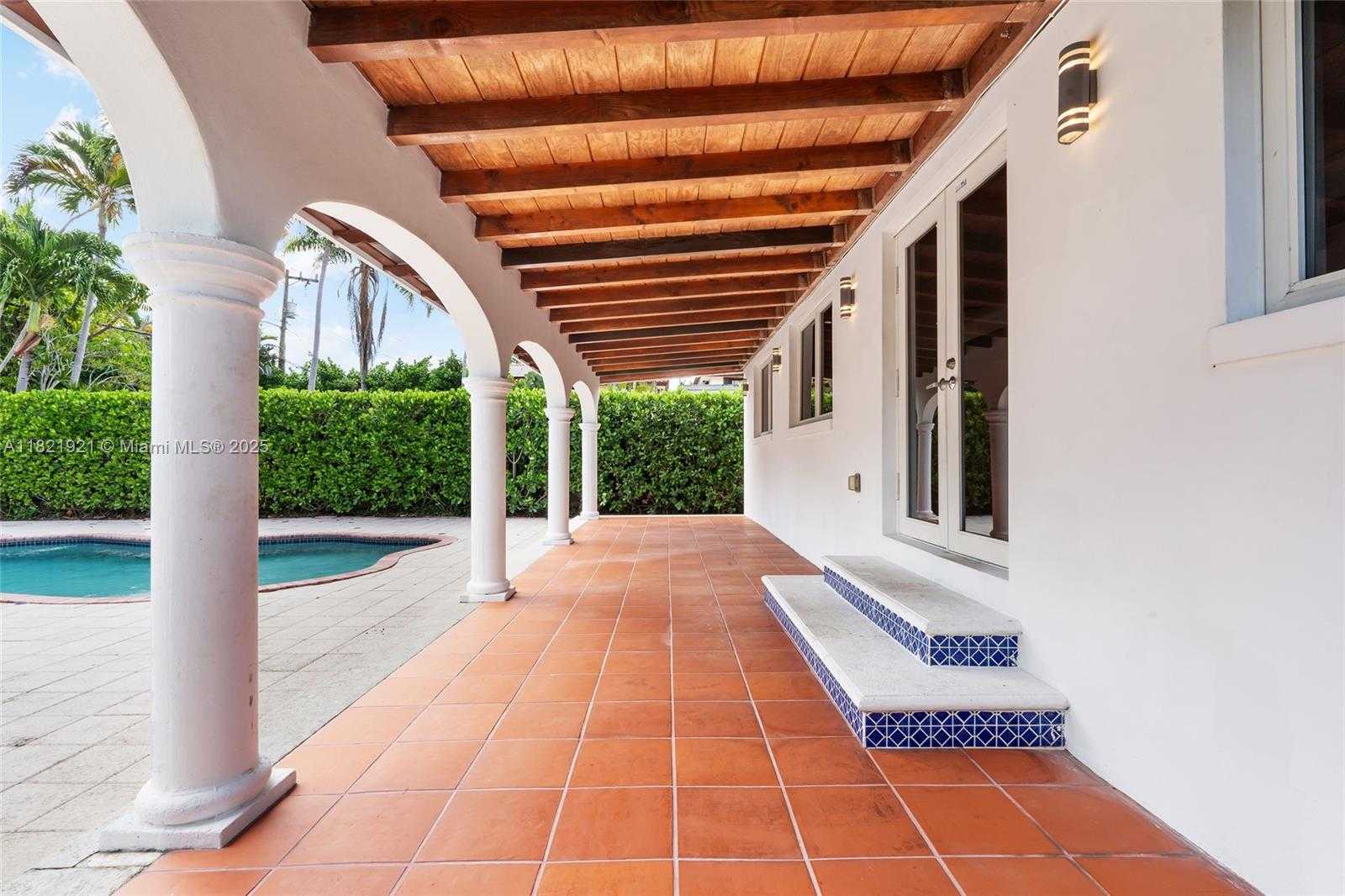 Small Image of 527 SOUTH WEST 20TH RD, Miami Number 46