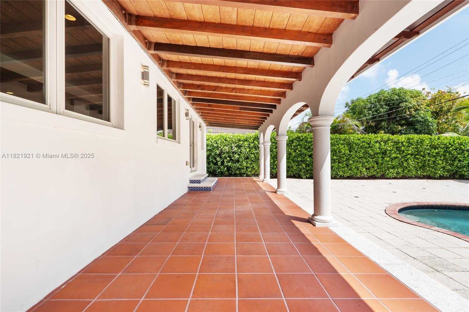 Small Image of 527 SOUTH WEST 20TH RD, Miami Number 47