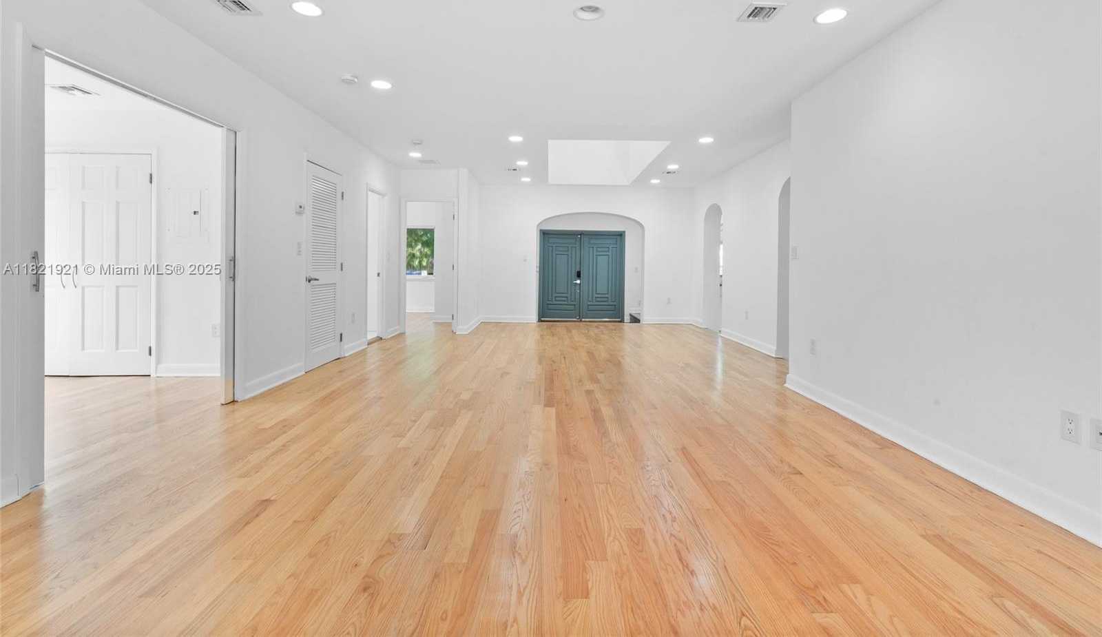 Small Image of 527 SOUTH WEST 20TH RD, Miami Number 5