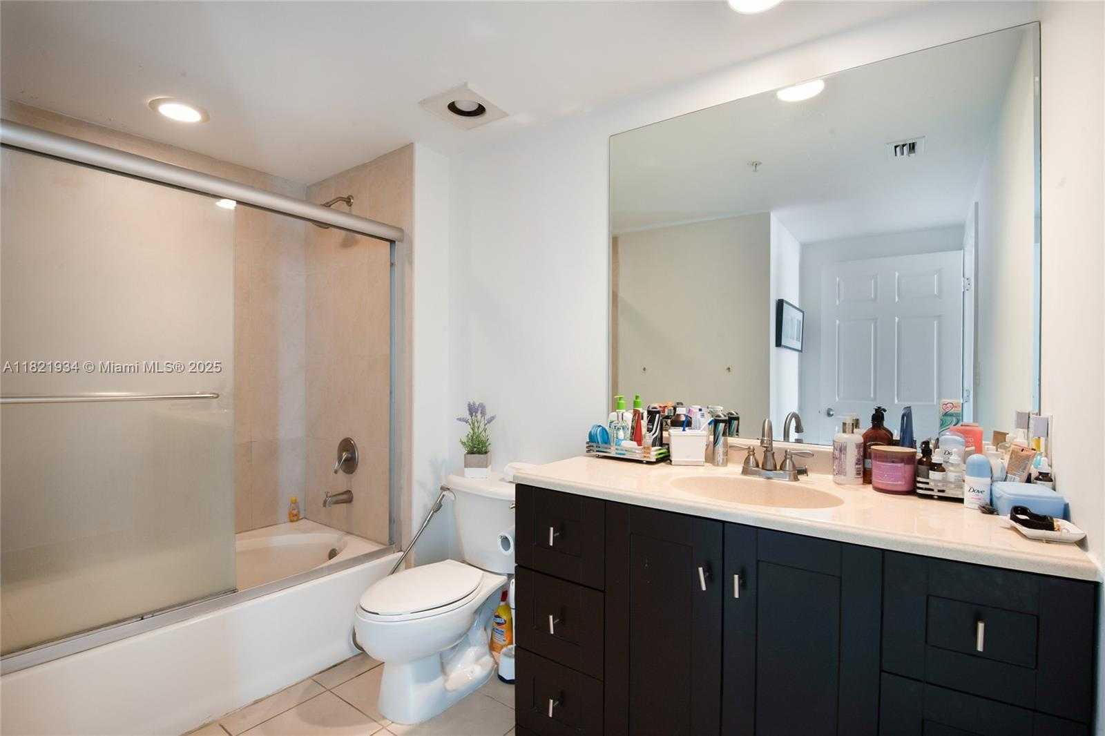 Small Image of 2000 NORTH BAYSHORE DR #626, Miami Number 10