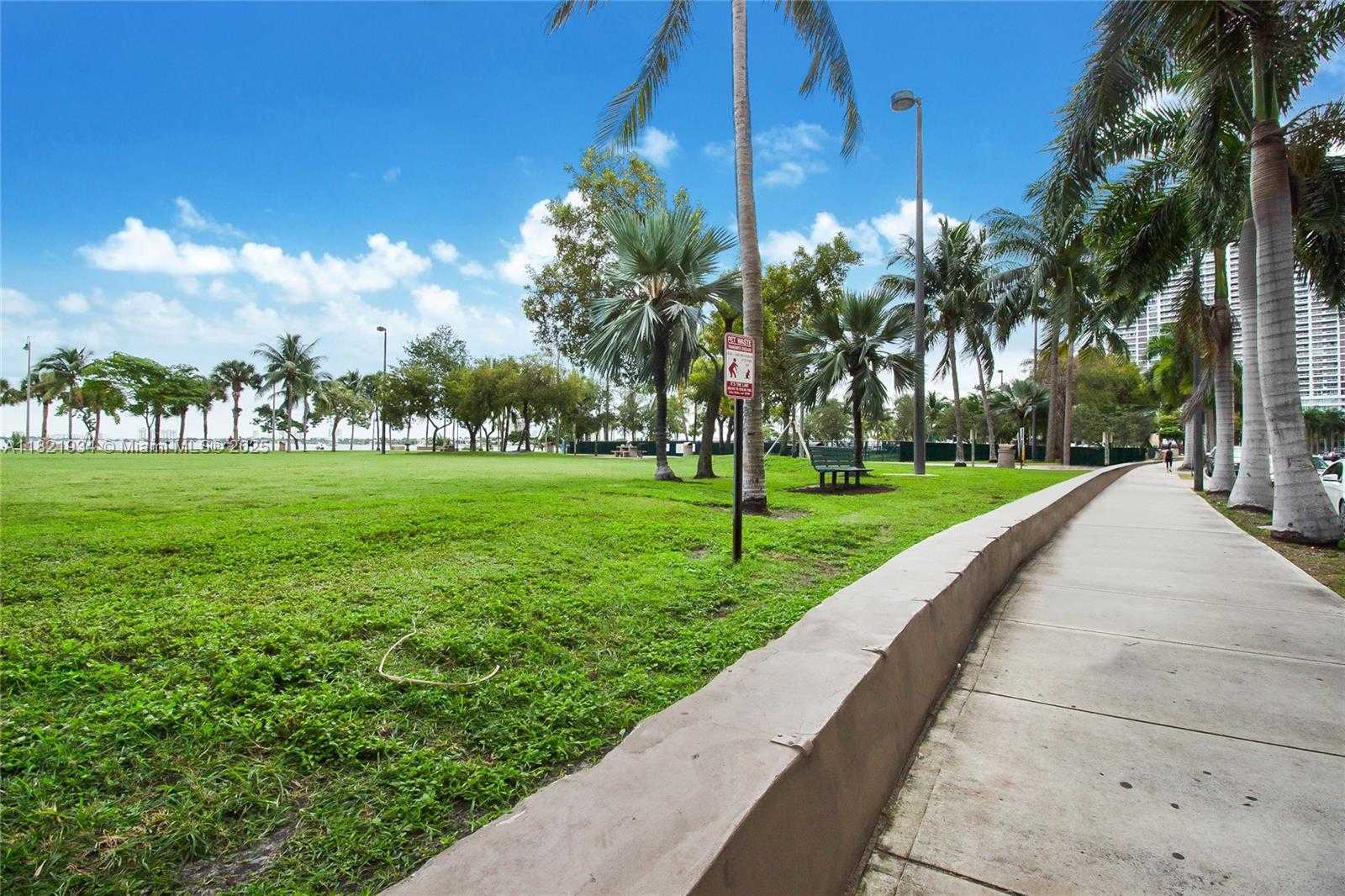 Small Image of 2000 NORTH BAYSHORE DR #626, Miami Number 33
