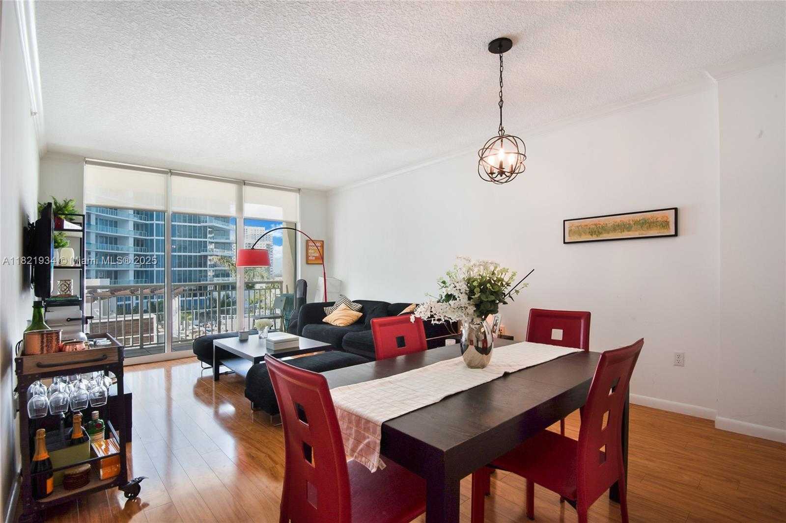 Small Image of 2000 NORTH BAYSHORE DR #626, Miami Number 4