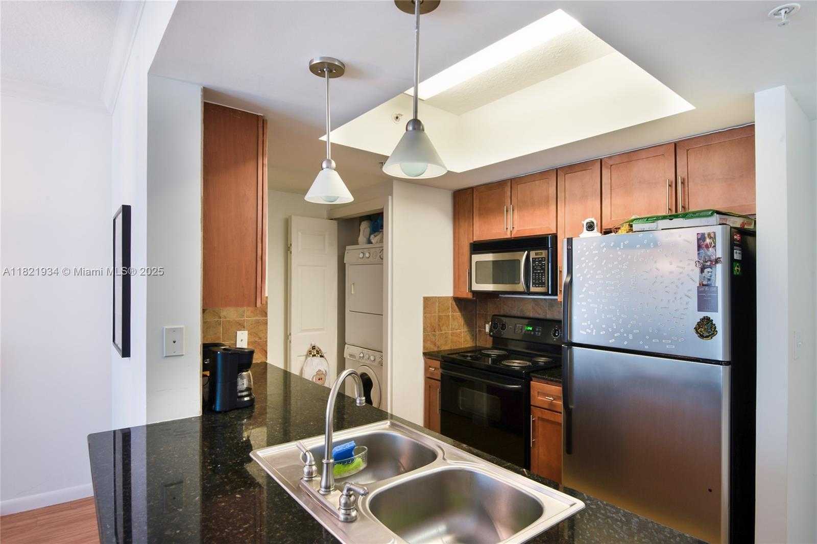 Small Image of 2000 NORTH BAYSHORE DR #626, Miami Number 6