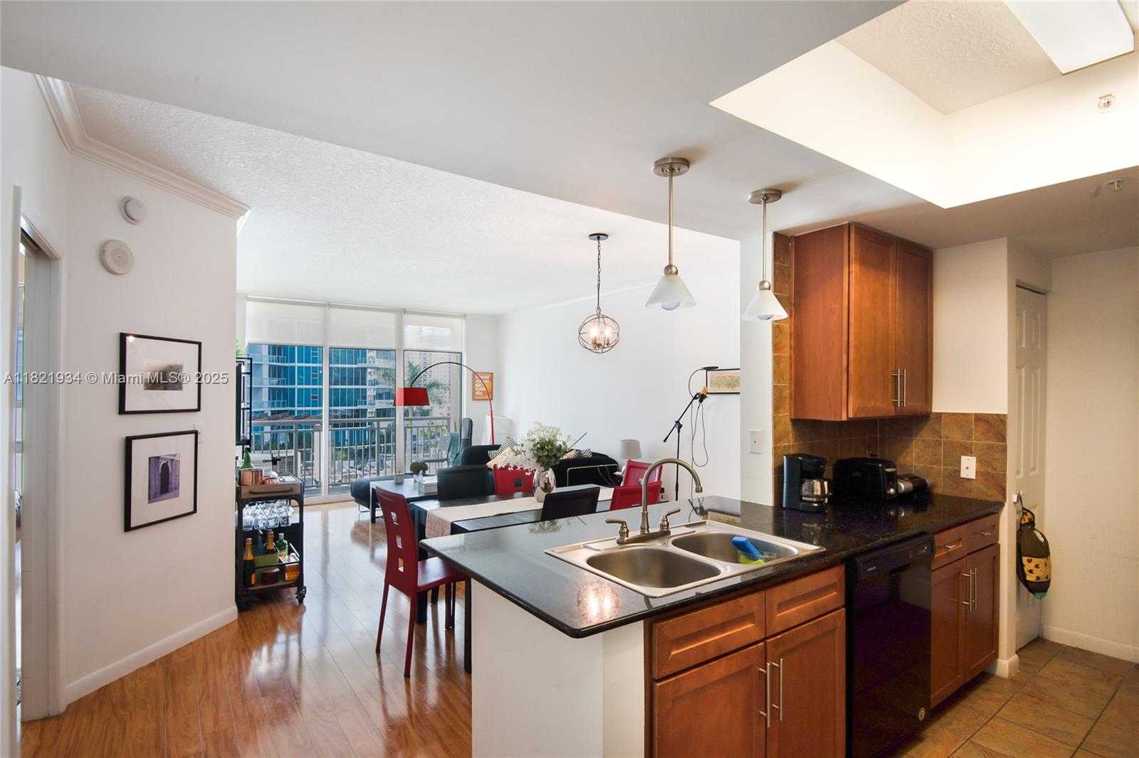 Small Image of 2000 NORTH BAYSHORE DR #626, Miami Number 8