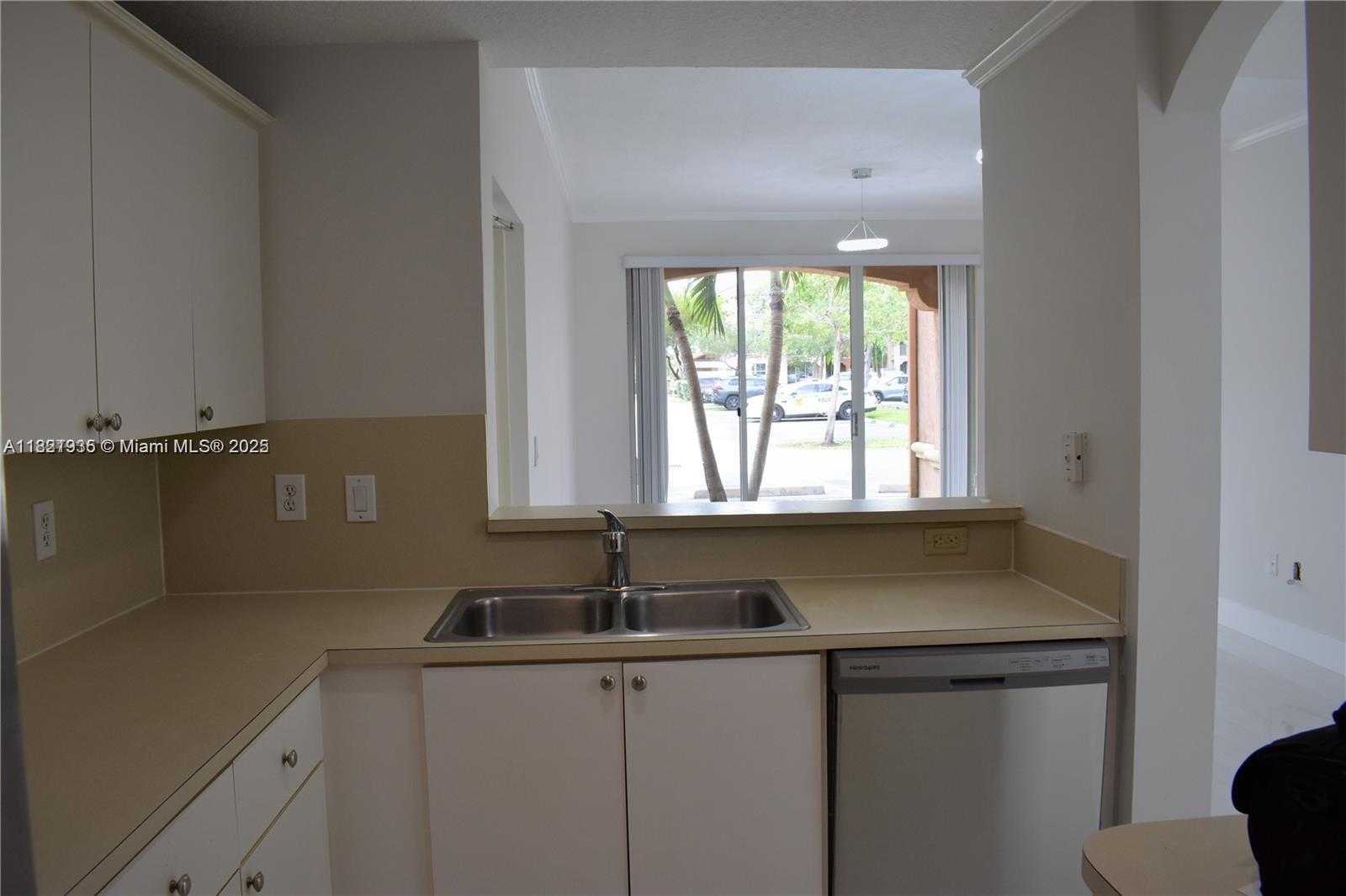 Small Image of 6540 NORTH WEST 114TH AVE #1401, Doral Number 5