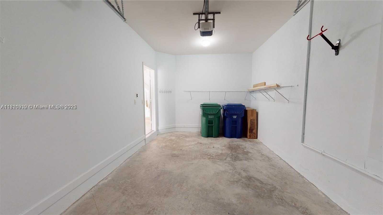 Small Image of 10461 NORTH WEST 61ST LN, Doral Number 13