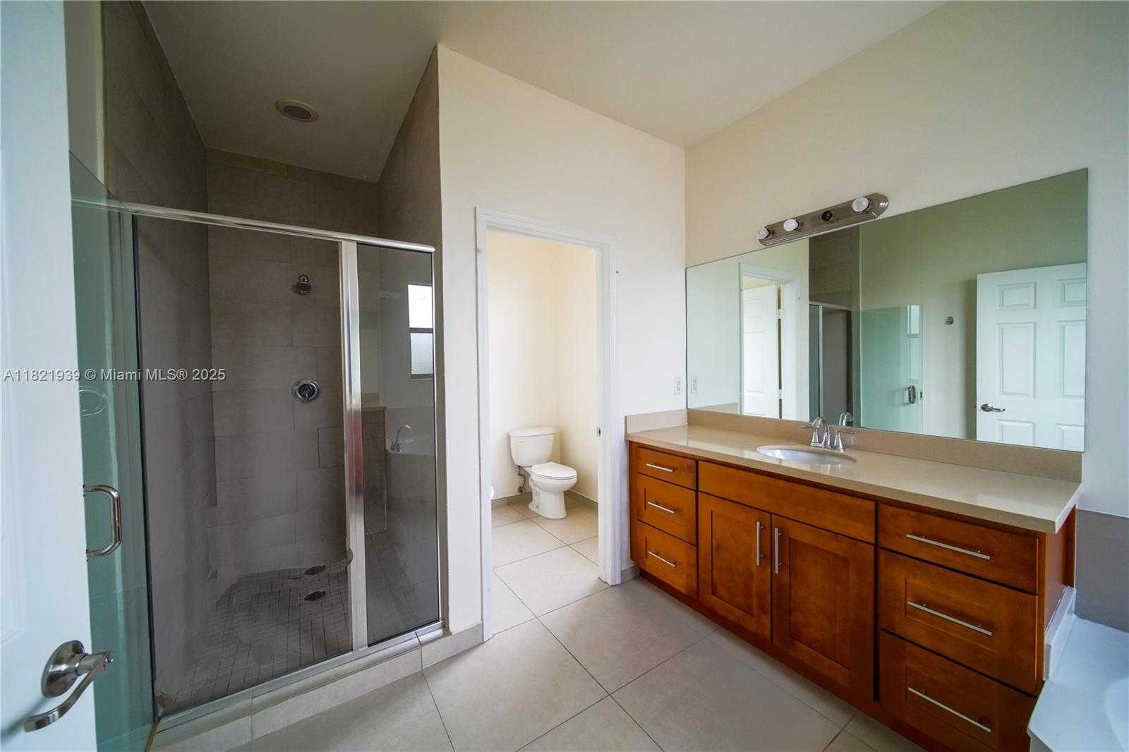 Small Image of 10461 NORTH WEST 61ST LN, Doral Number 6