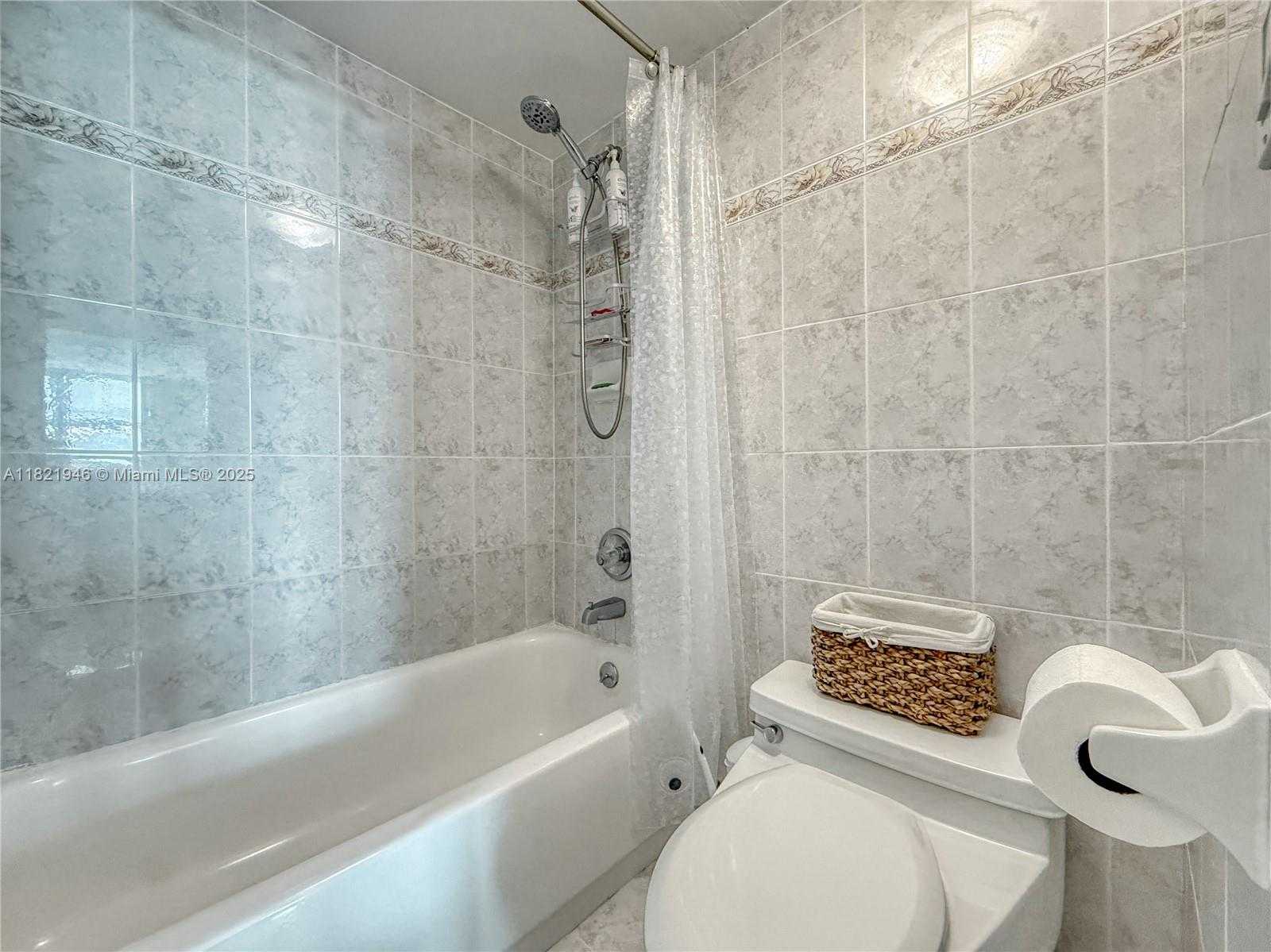 Small Image of 5701 COLLINS AVE #1508, Miami Beach Number 12