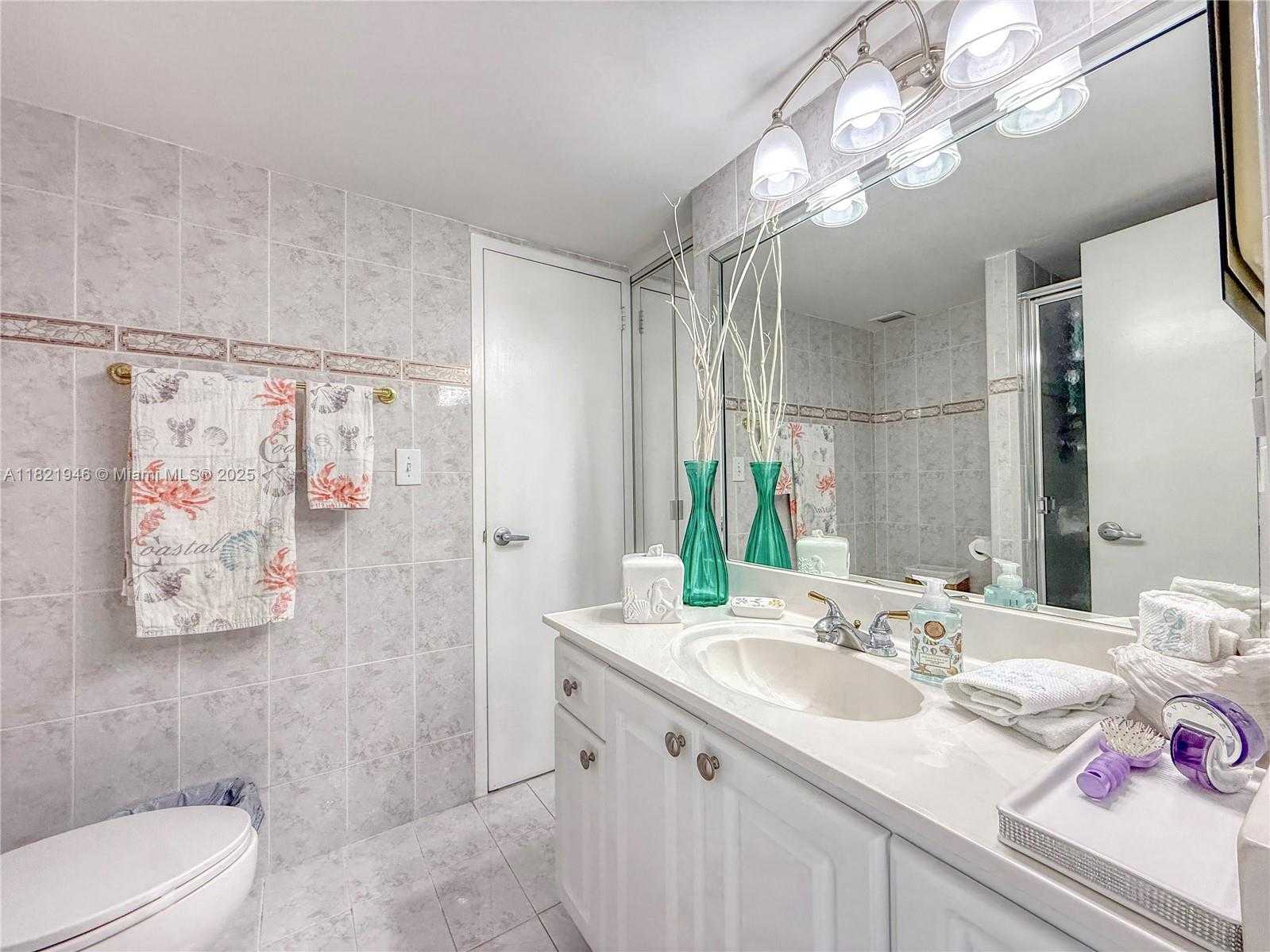 Small Image of 5701 COLLINS AVE #1508, Miami Beach Number 14