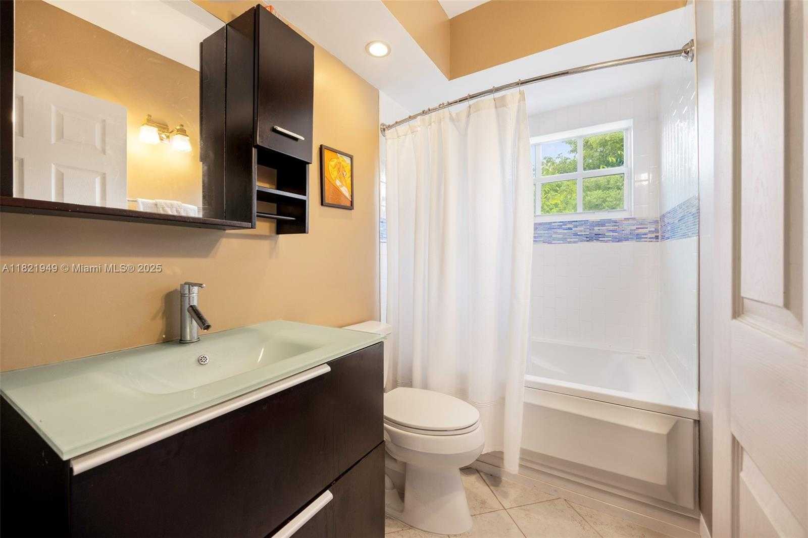 Small Image of 5490 SOUTH WEST 57TH AVE, Miami Number 7