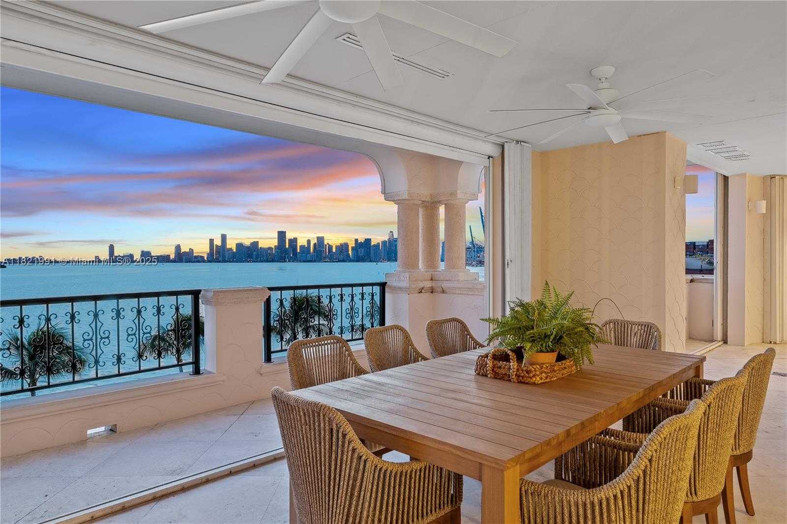 Small Image of 5242 FISHER ISLAND DR #5242, Miami Beach Number 4