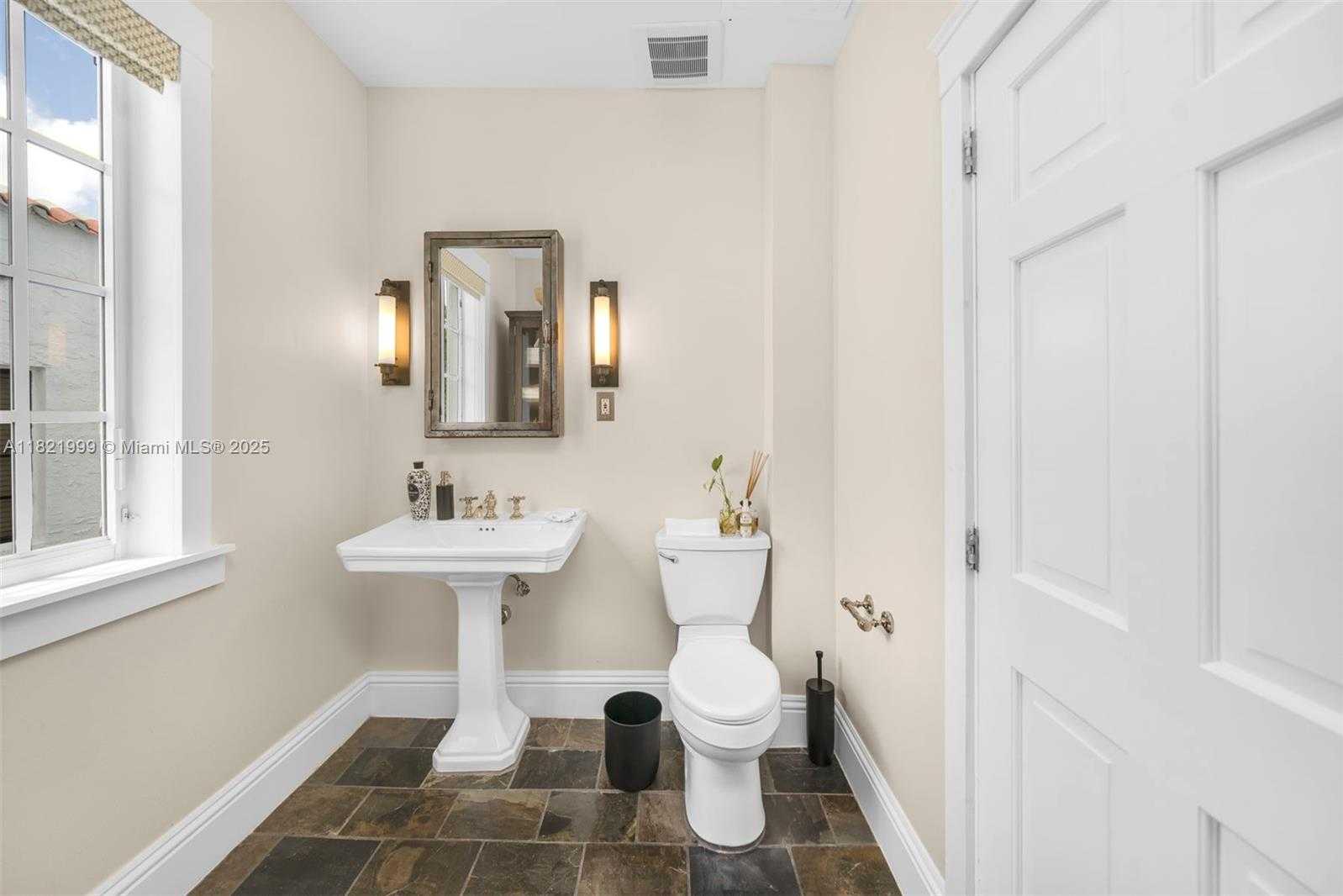 Small Image of 59 NORTH EAST 42ND ST, Miami Number 33