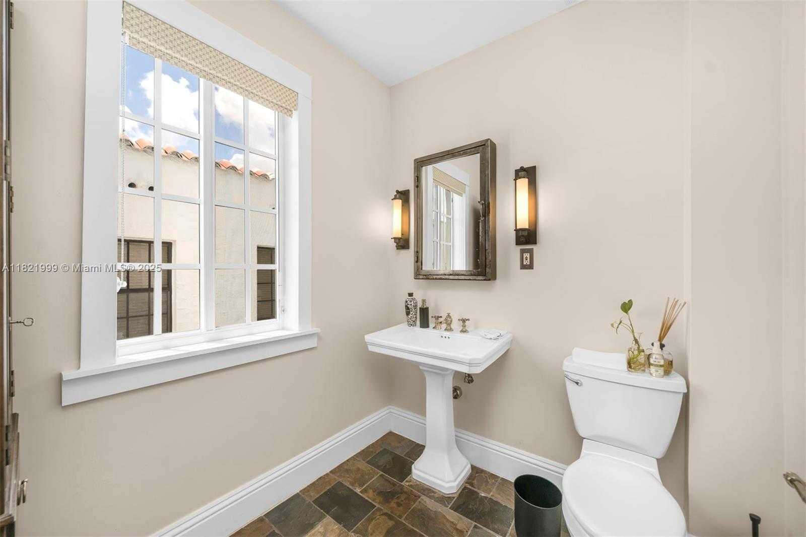 Small Image of 59 NORTH EAST 42ND ST, Miami Number 34