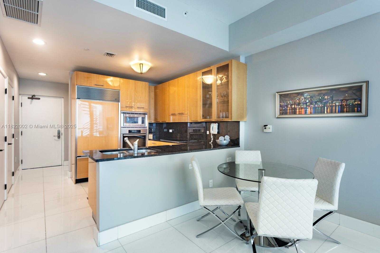 Small Image of 6799 COLLINS AVE #507, Miami Beach Number 11