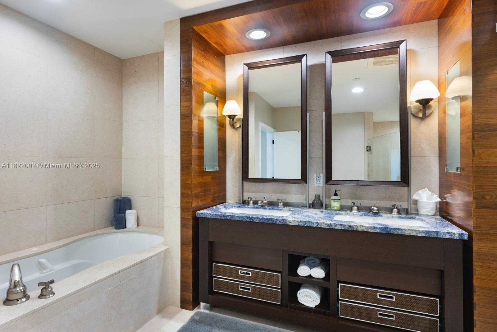 Small Image of 6799 COLLINS AVE #507, Miami Beach Number 15