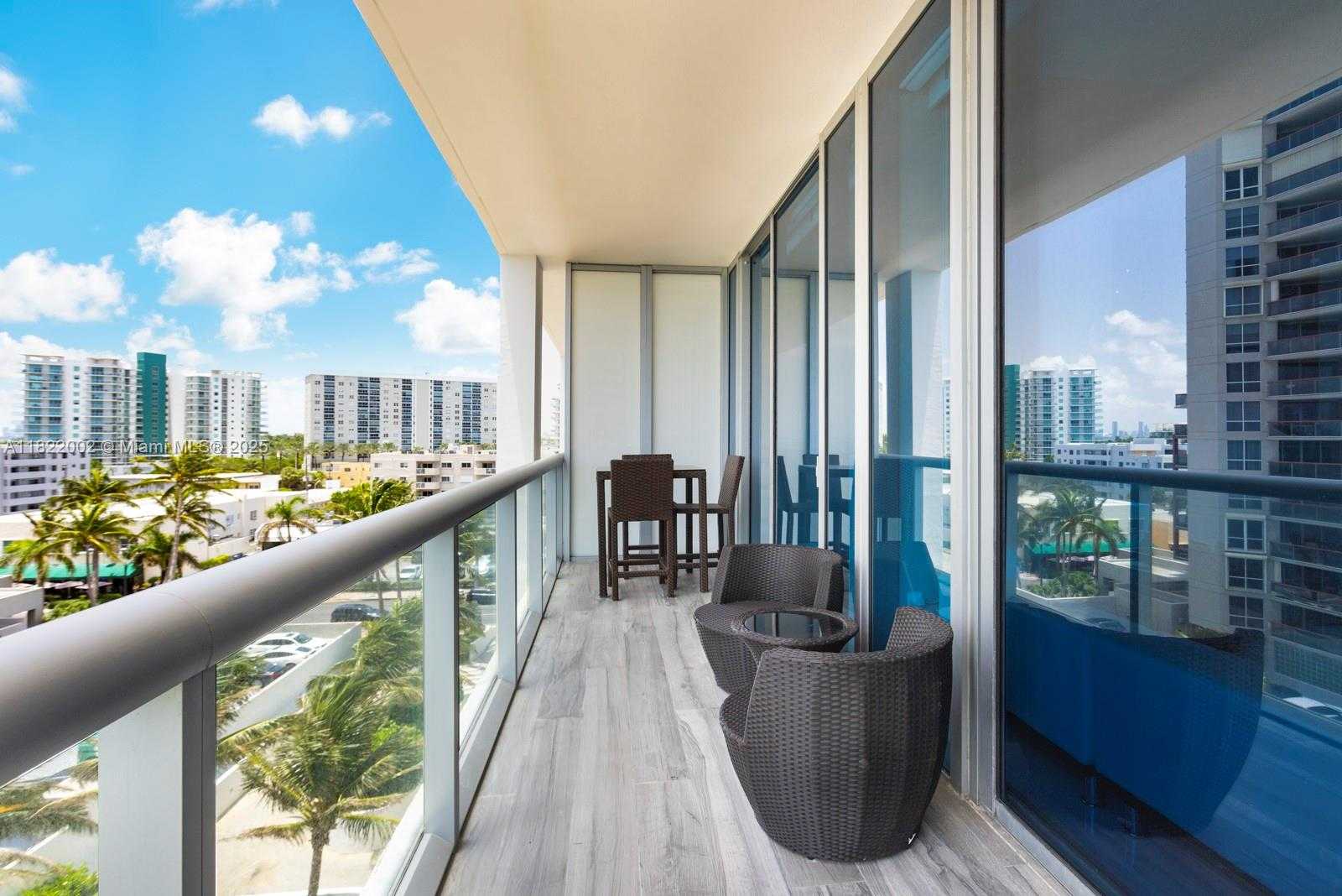 Small Image of 6799 COLLINS AVE #507, Miami Beach Number 16