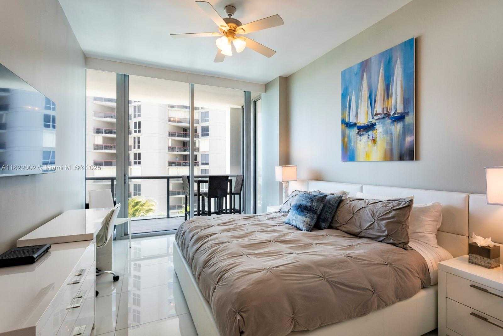 Small Image of 6799 COLLINS AVE #507, Miami Beach Number 17