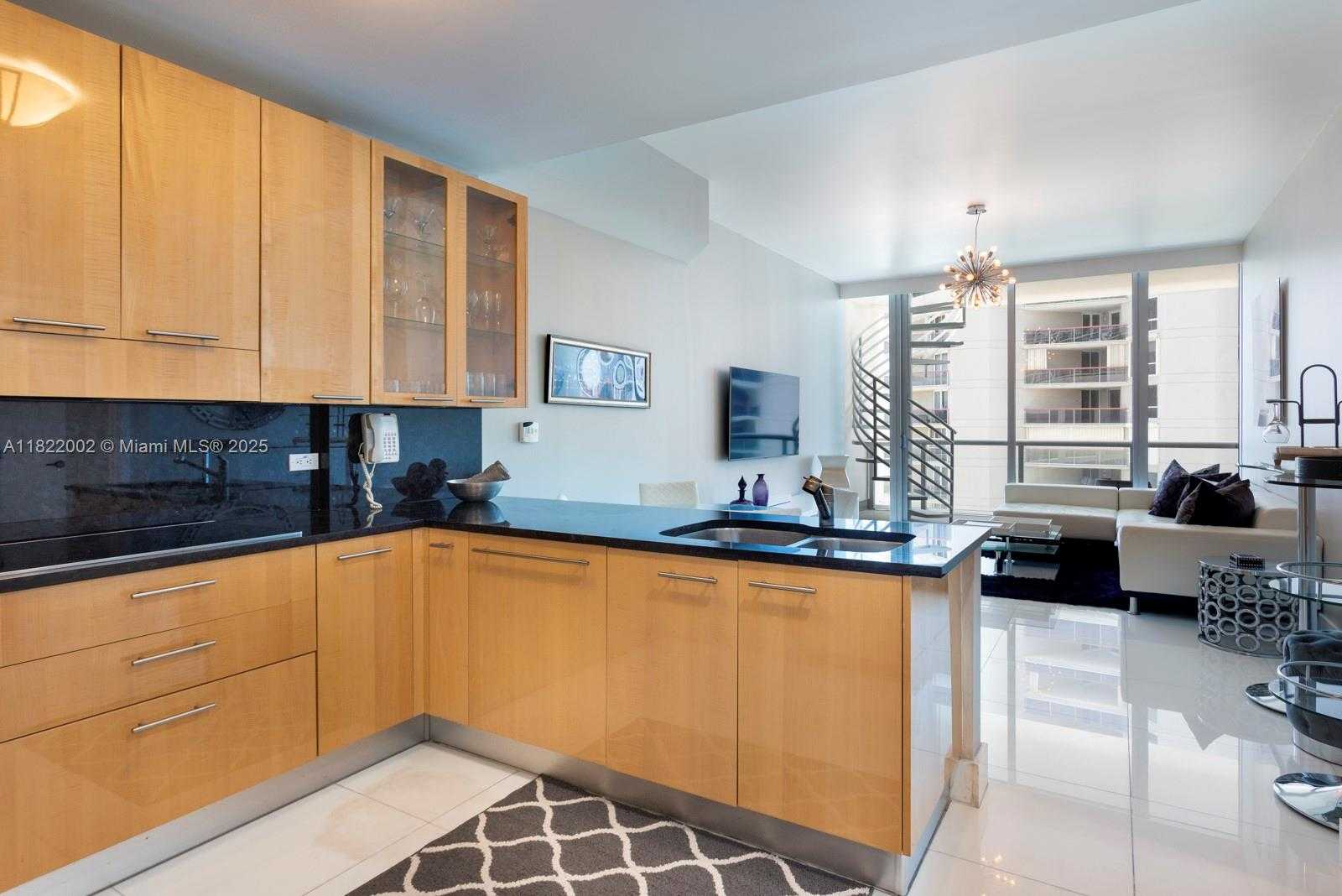 Small Image of 6799 COLLINS AVE #507, Miami Beach Number 9