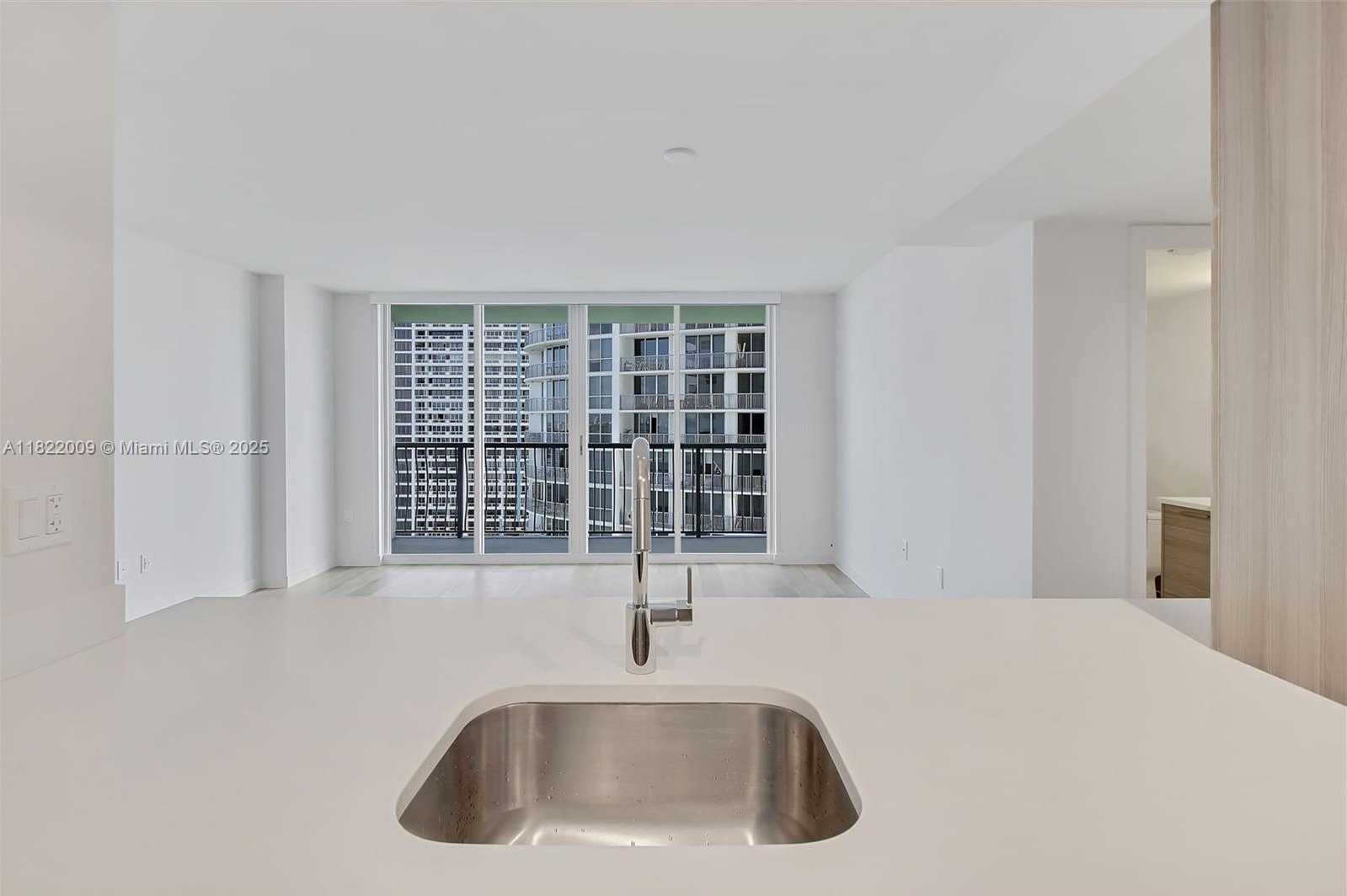 Small Image of 1756 NORTH BAYSHORE DR #17E, Miami Number 4