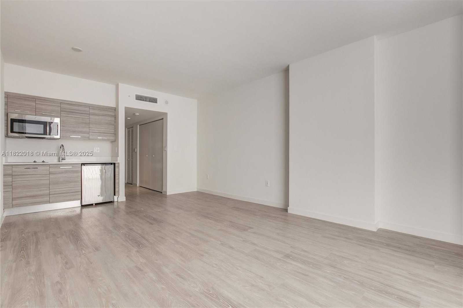 Small Image of 1756 NORTH BAYSHORE DR #7I, Miami Number 2