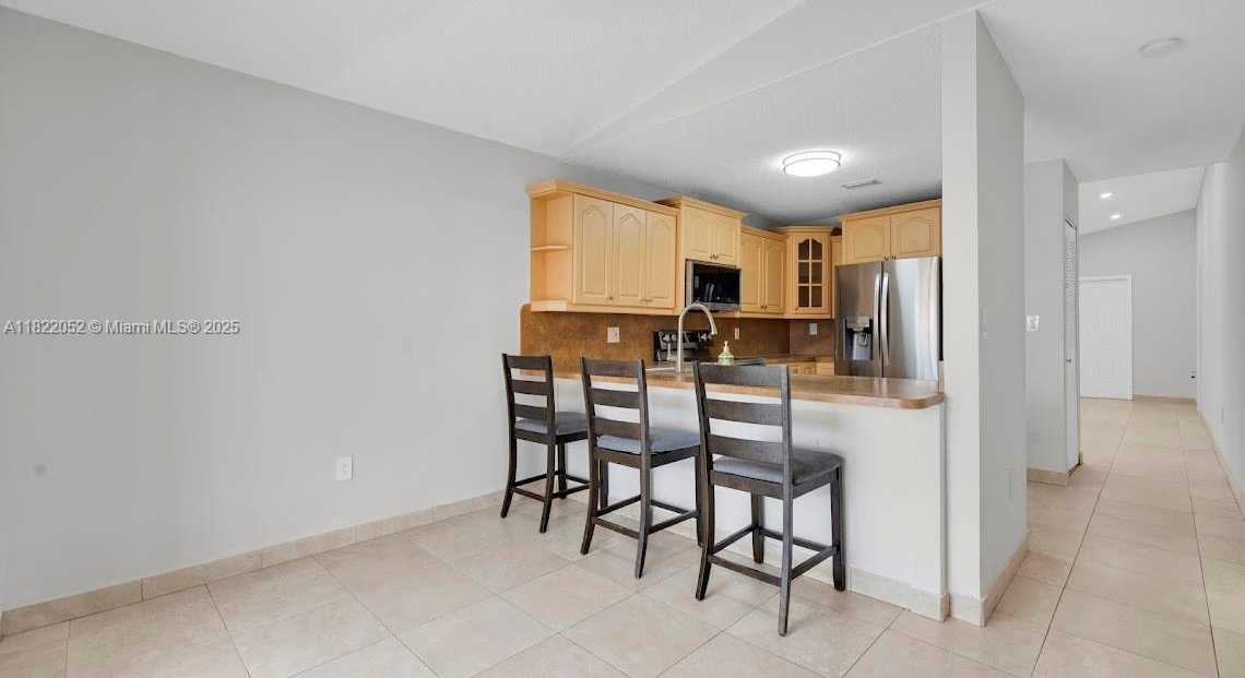 Small Image of 2524 WEST 65TH ST, Hialeah Number 12
