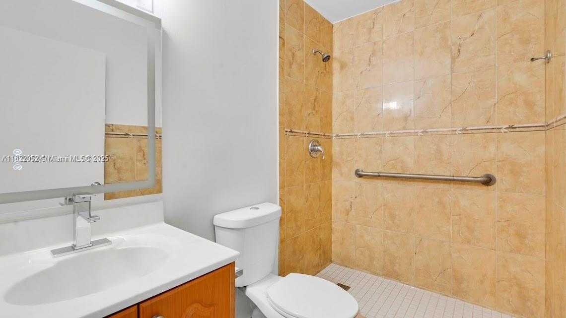 Small Image of 2524 WEST 65TH ST, Hialeah Number 14