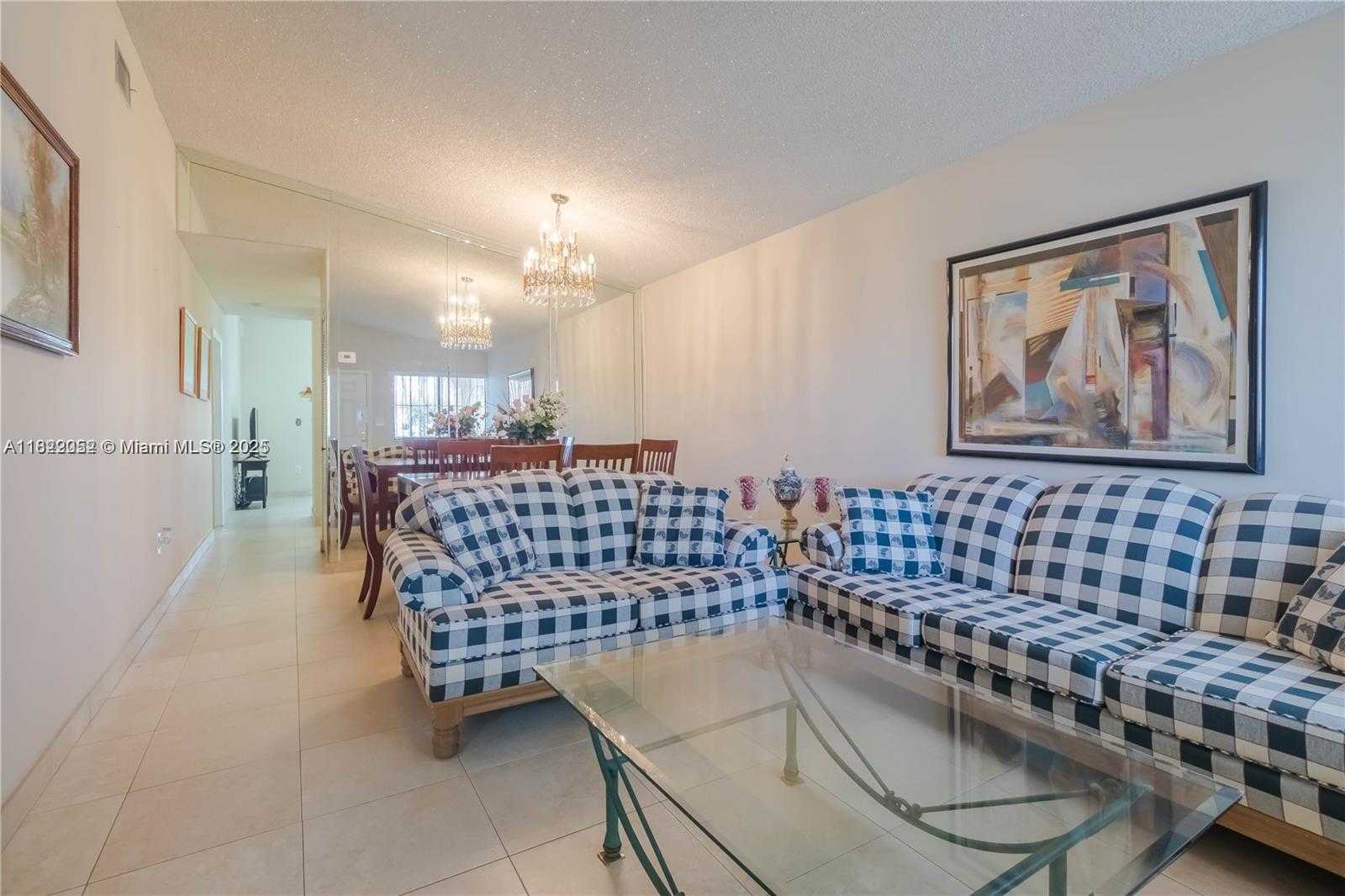 Small Image of 2524 WEST 65TH ST, Hialeah Number 2