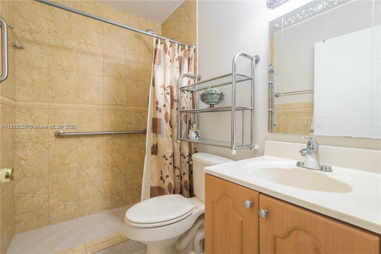 Small Image of 2524 WEST 65TH ST, Hialeah Number 5
