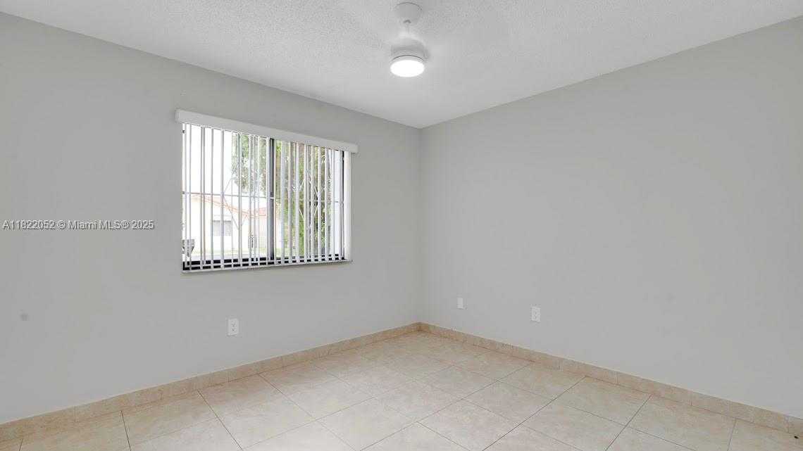 Small Image of 2524 WEST 65TH ST, Hialeah Number 9