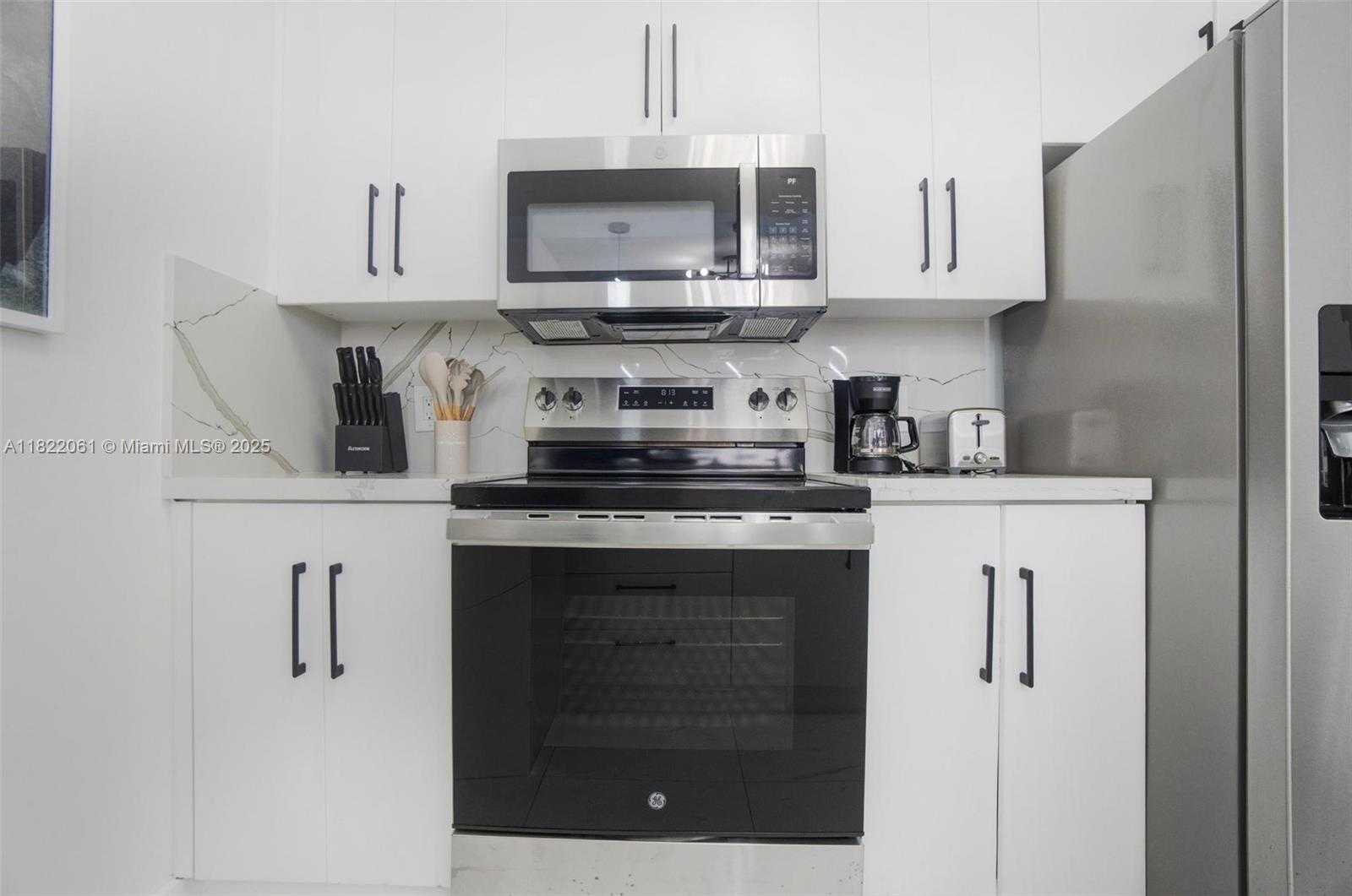 Small Image of 1200 BRICKELL BAY DR #1907, Miami Number 11