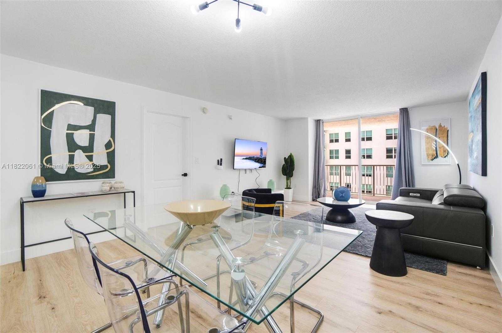 Small Image of 1200 BRICKELL BAY DR #1907, Miami Number 14