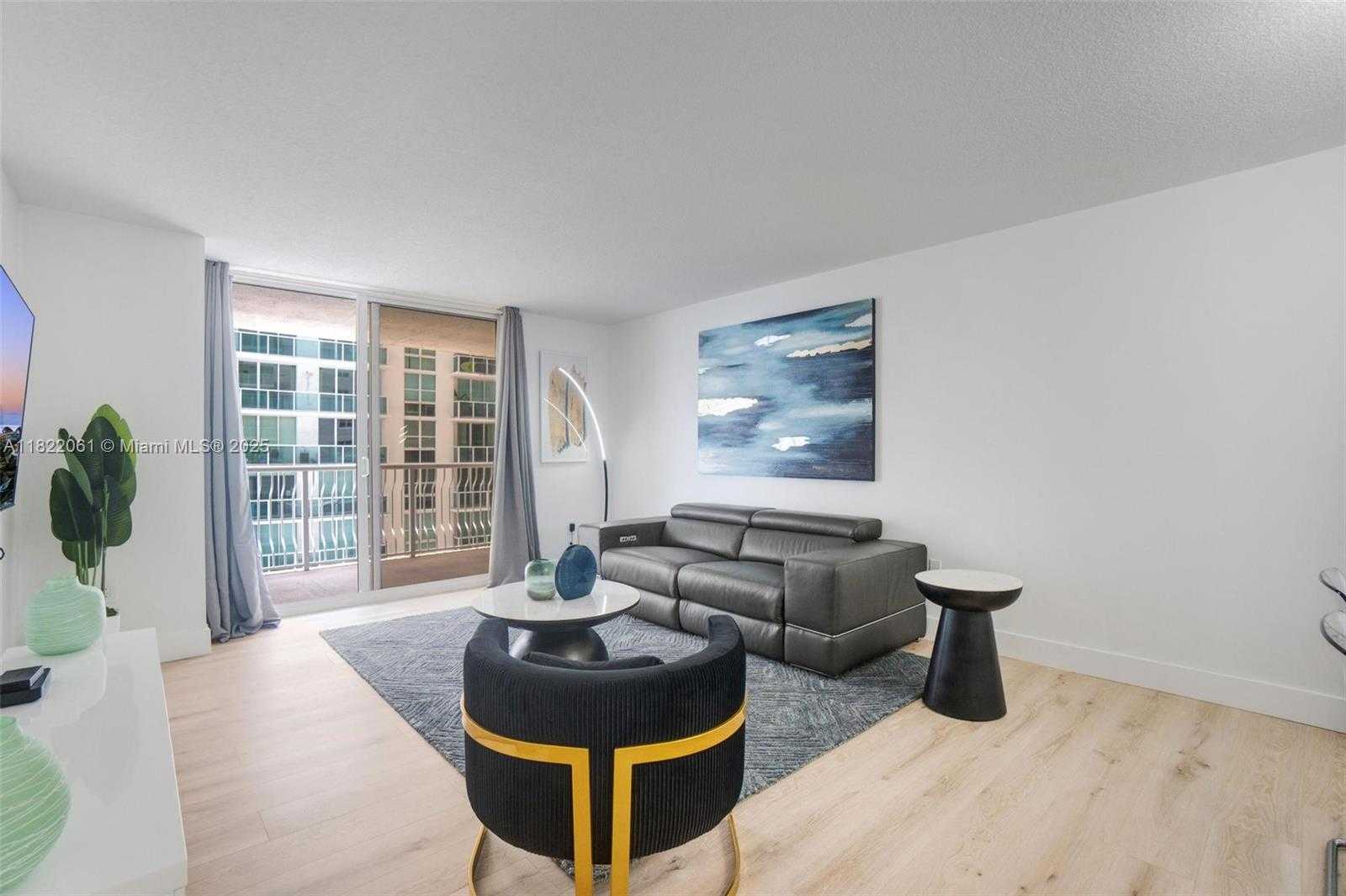 Small Image of 1200 BRICKELL BAY DR #1907, Miami Number 21