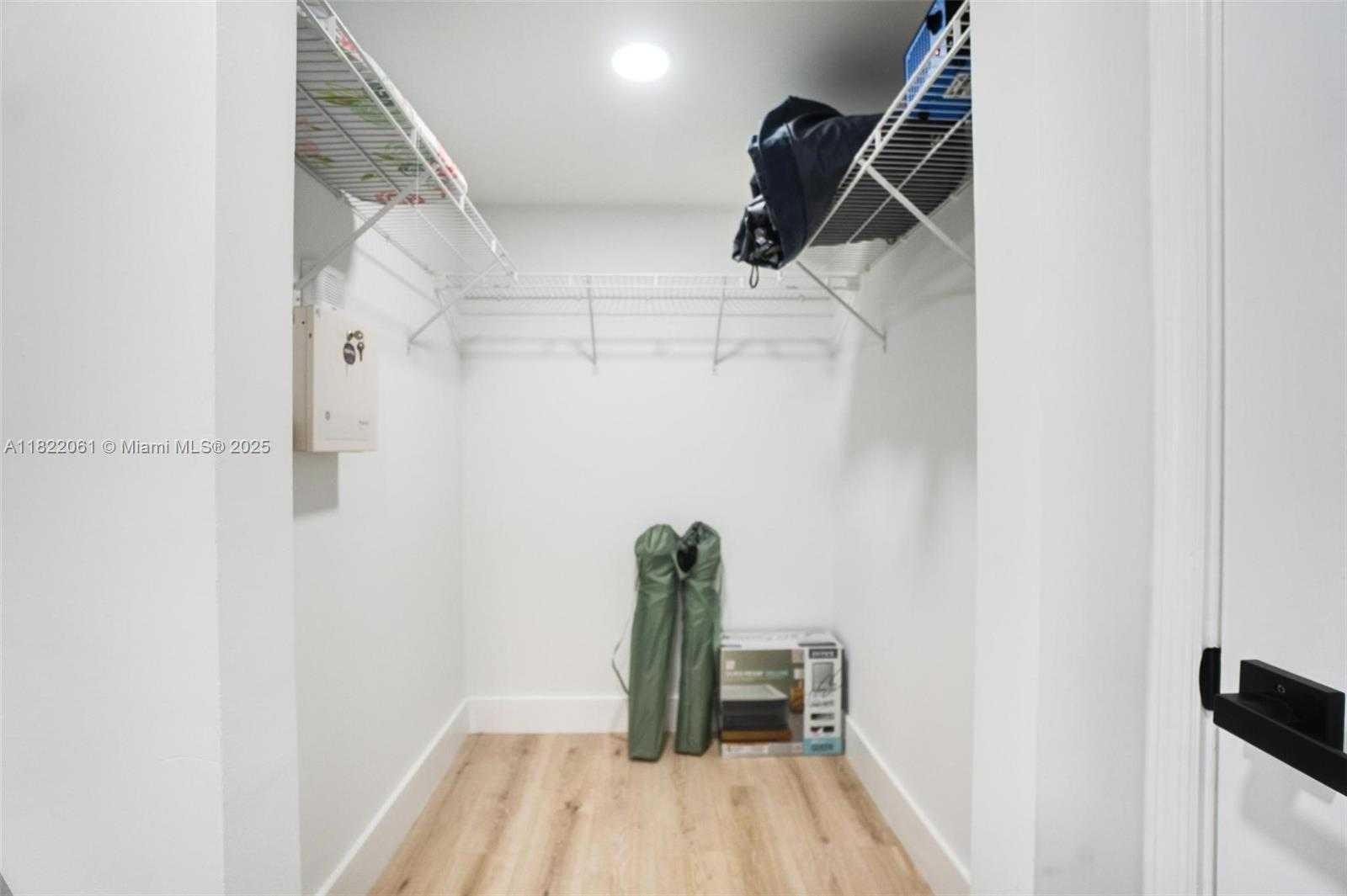 Small Image of 1200 BRICKELL BAY DR #1907, Miami Number 25