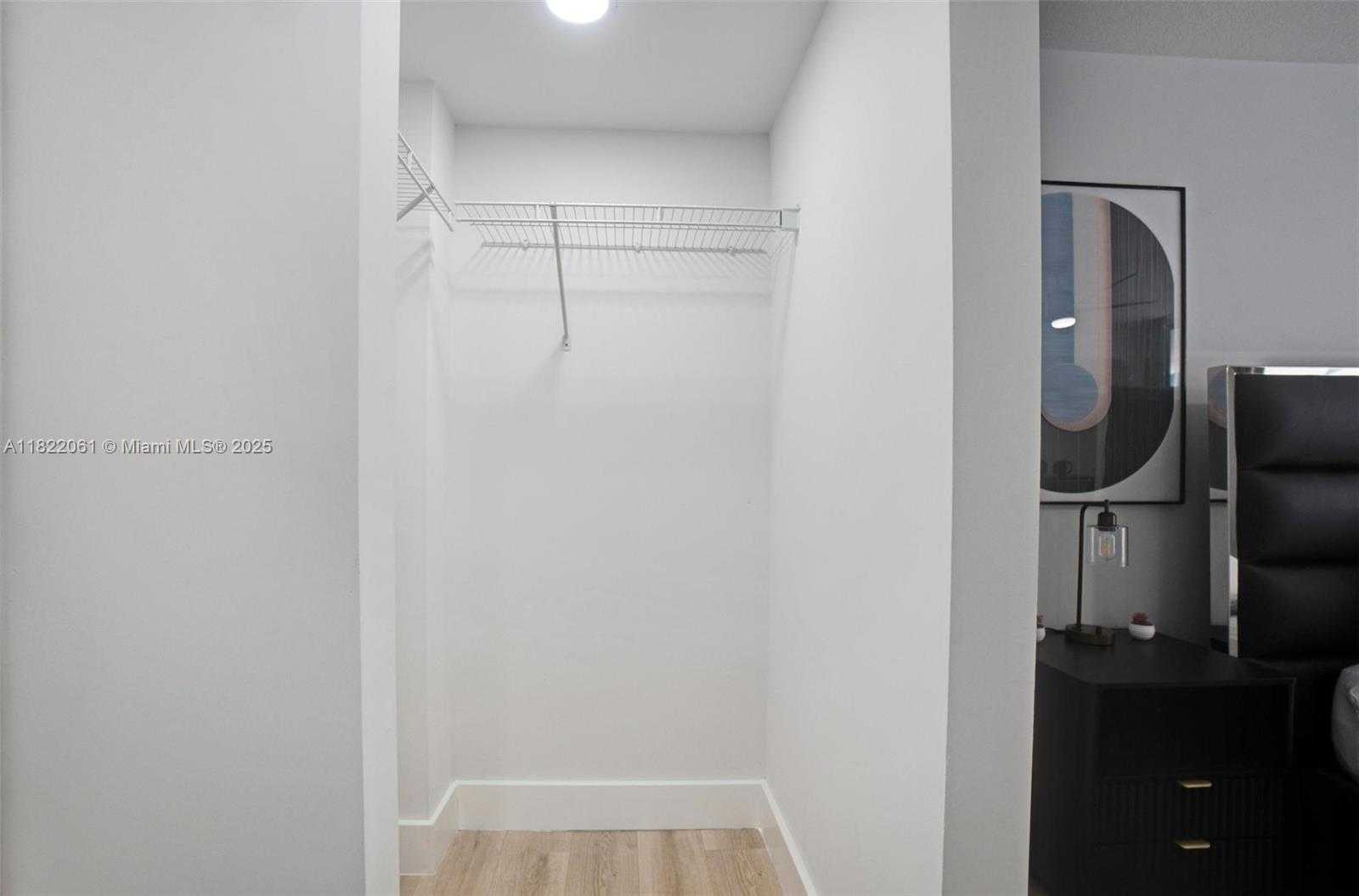 Small Image of 1200 BRICKELL BAY DR #1907, Miami Number 26