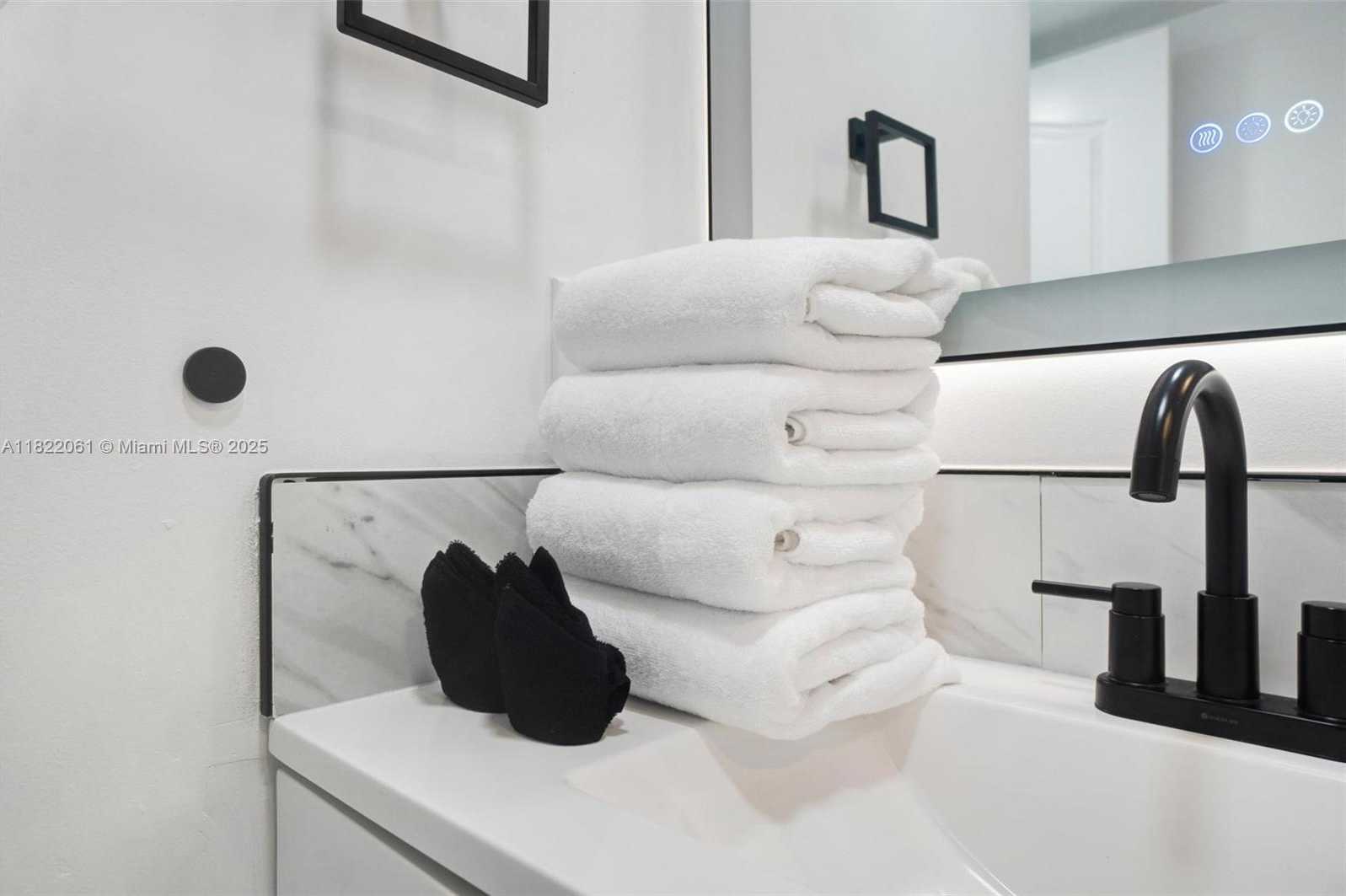 Small Image of 1200 BRICKELL BAY DR #1907, Miami Number 28