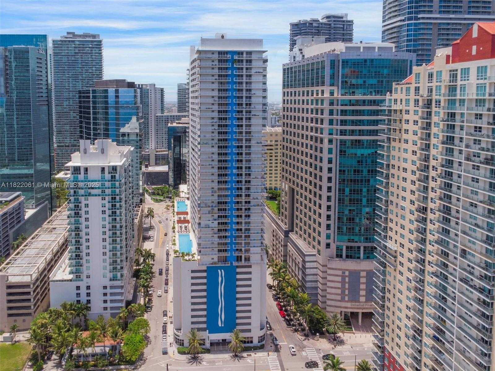 Small Image of 1200 BRICKELL BAY DR #1907, Miami Number 3