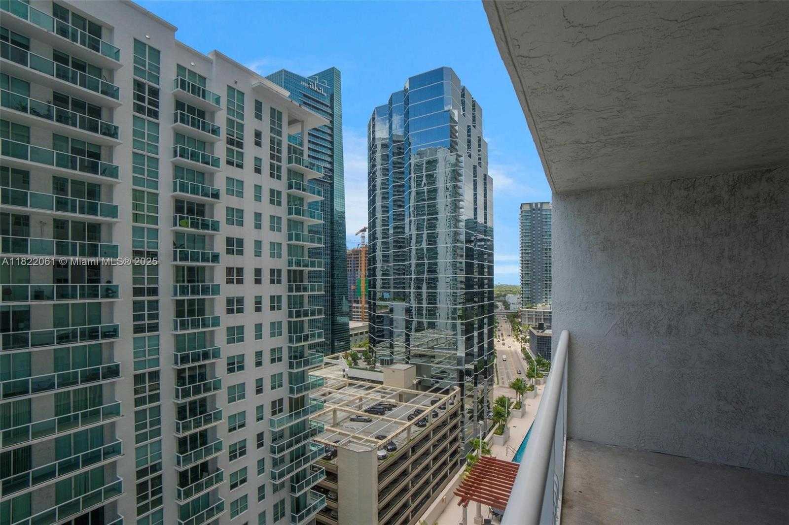Small Image of 1200 BRICKELL BAY DR #1907, Miami Number 37