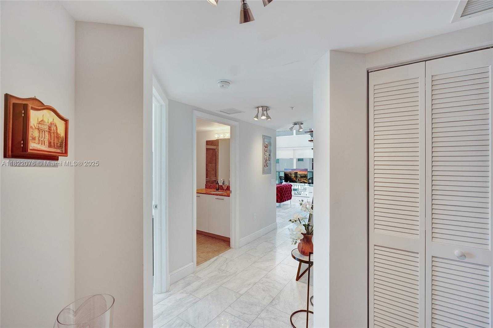 Small Image of 41 SOUTH EAST 5TH ST #1317, Miami Number 8
