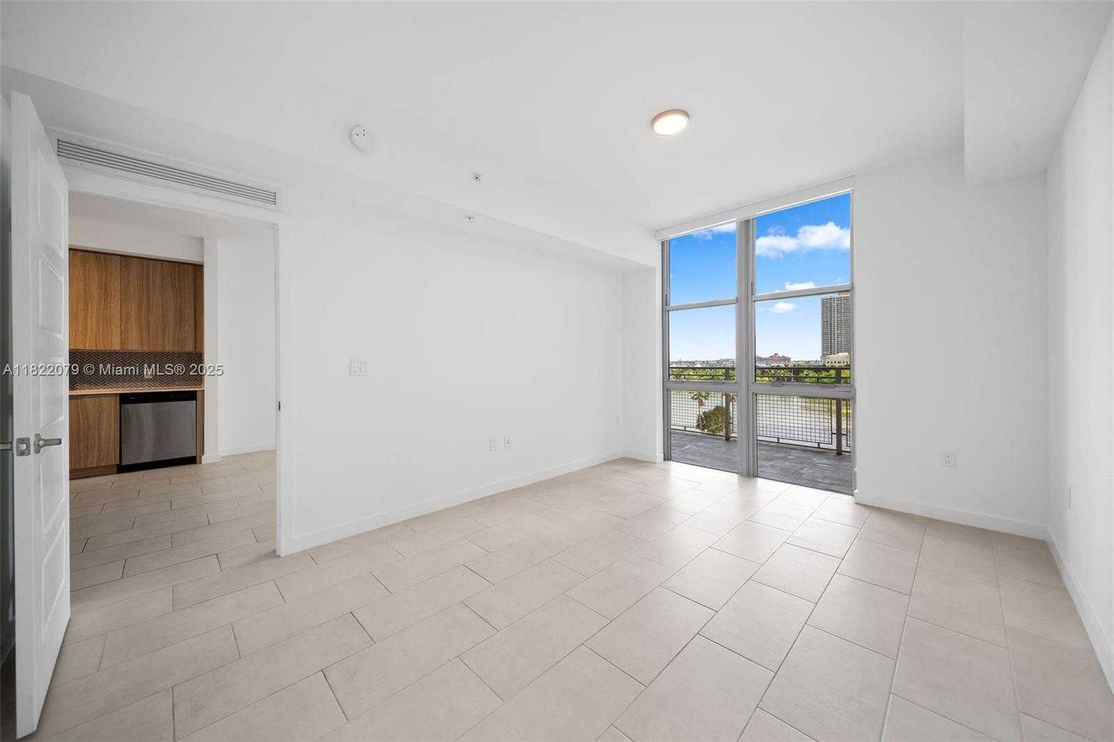 Small Image of 2150 NORTH BAYSHORE DR #0508, Miami Number 19