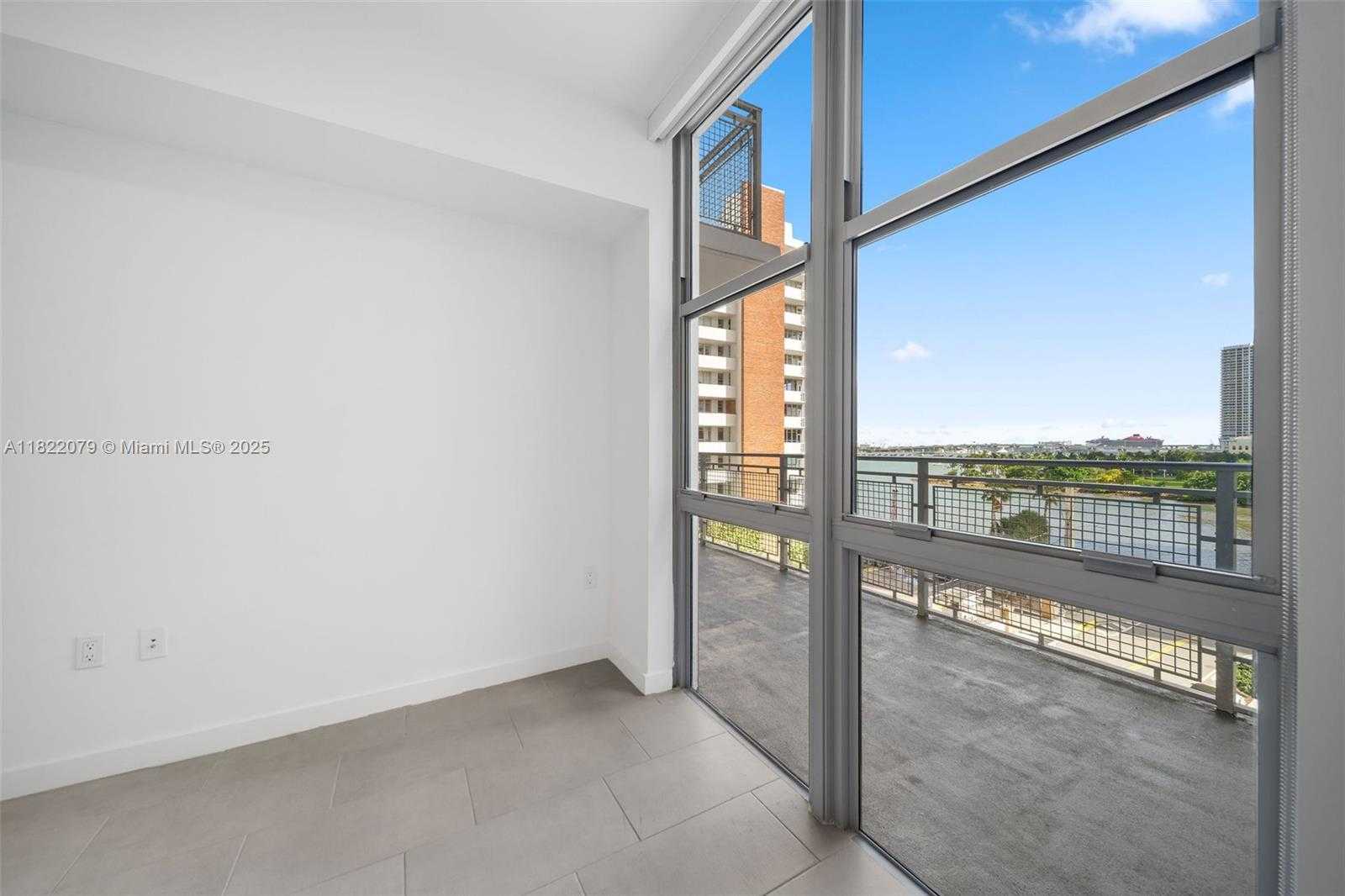 Small Image of 2150 NORTH BAYSHORE DR #0508, Miami Number 21
