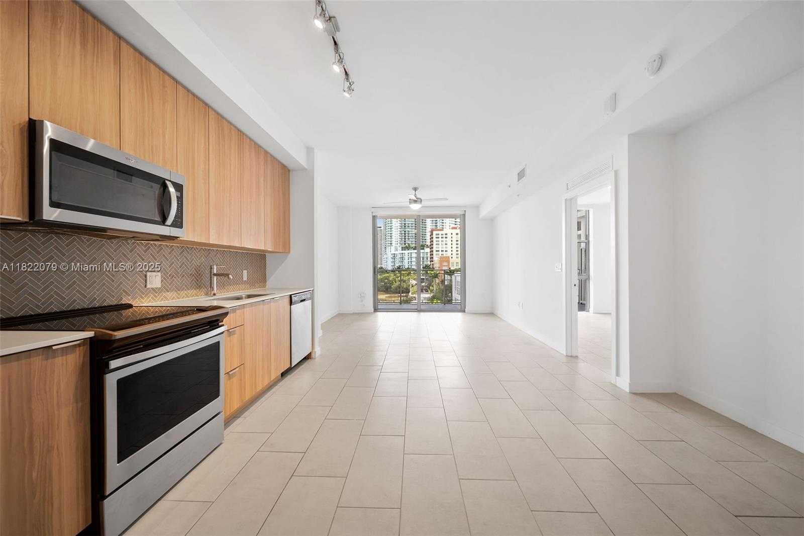 Small Image of 2150 NORTH BAYSHORE DR #0508, Miami Number 4