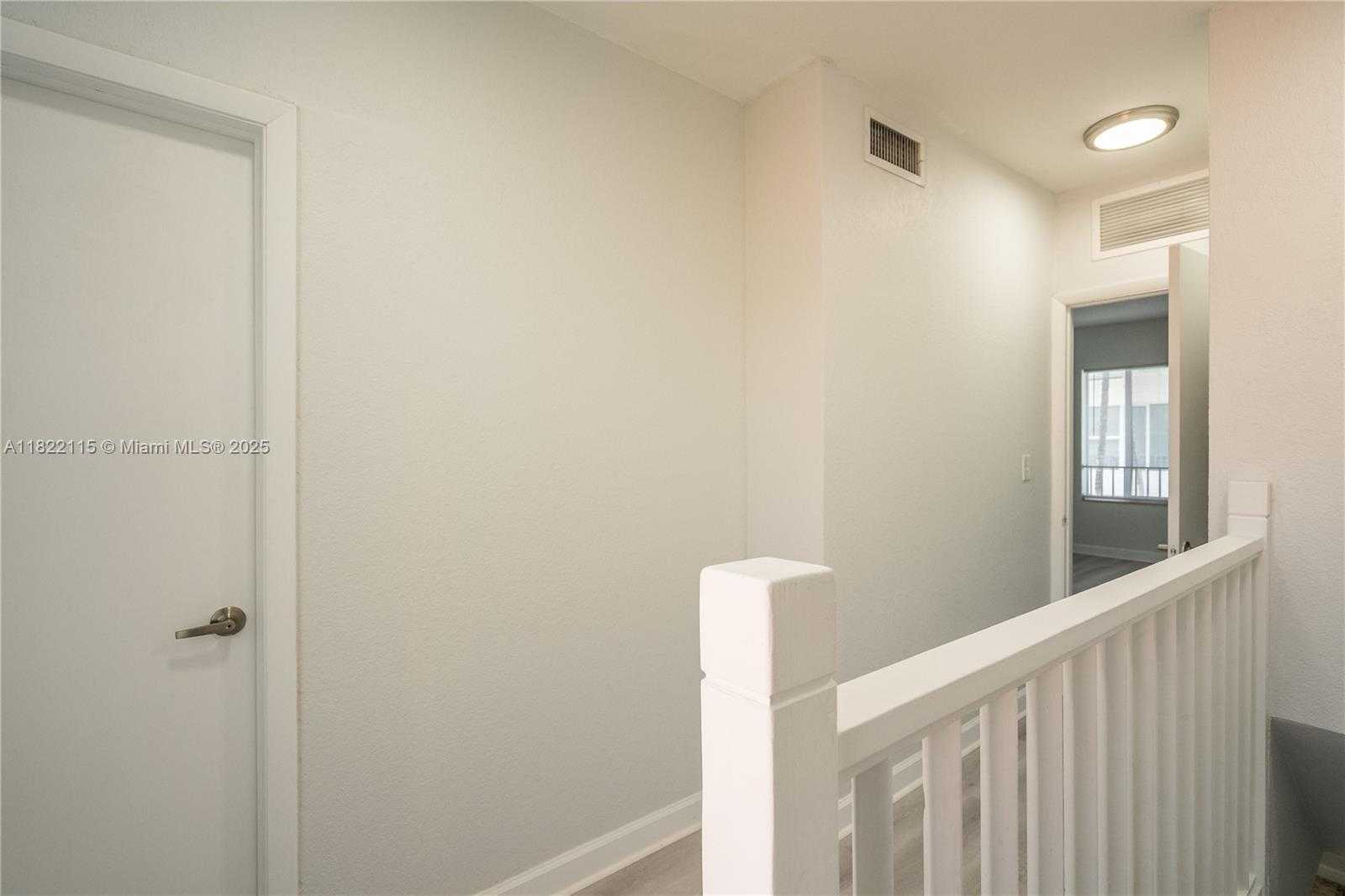 Small Image of 2180 BAY DR #4A, Miami Beach Number 11