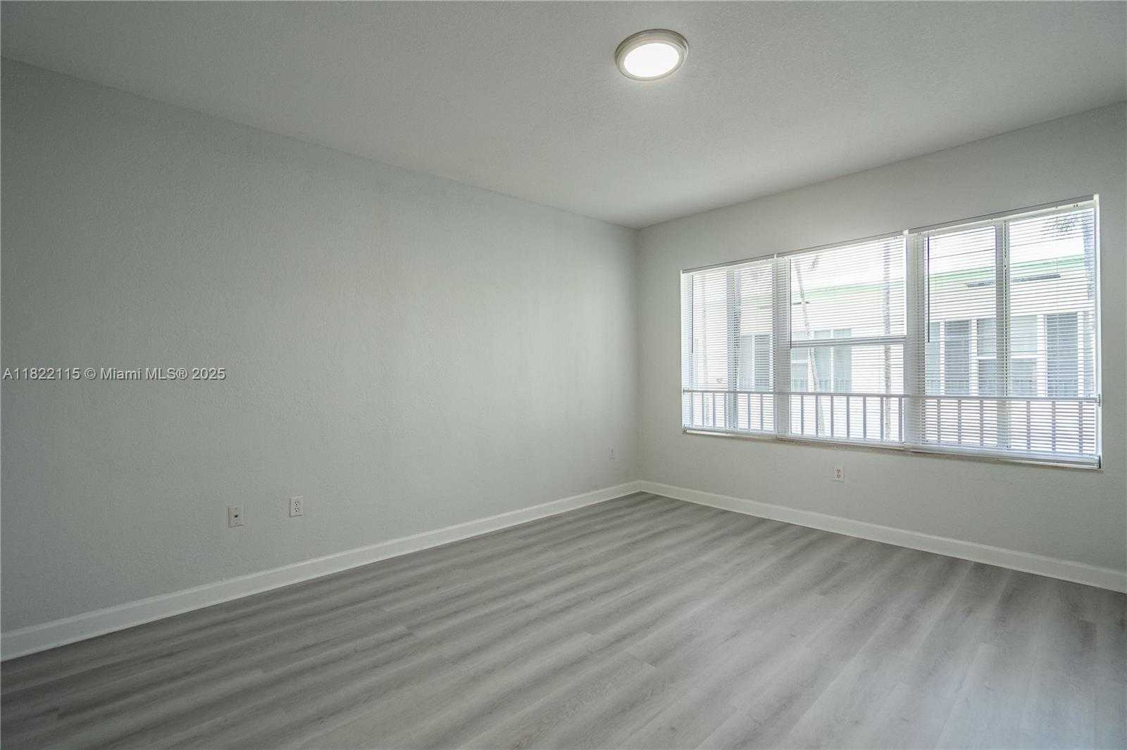 Small Image of 2180 BAY DR #4A, Miami Beach Number 12